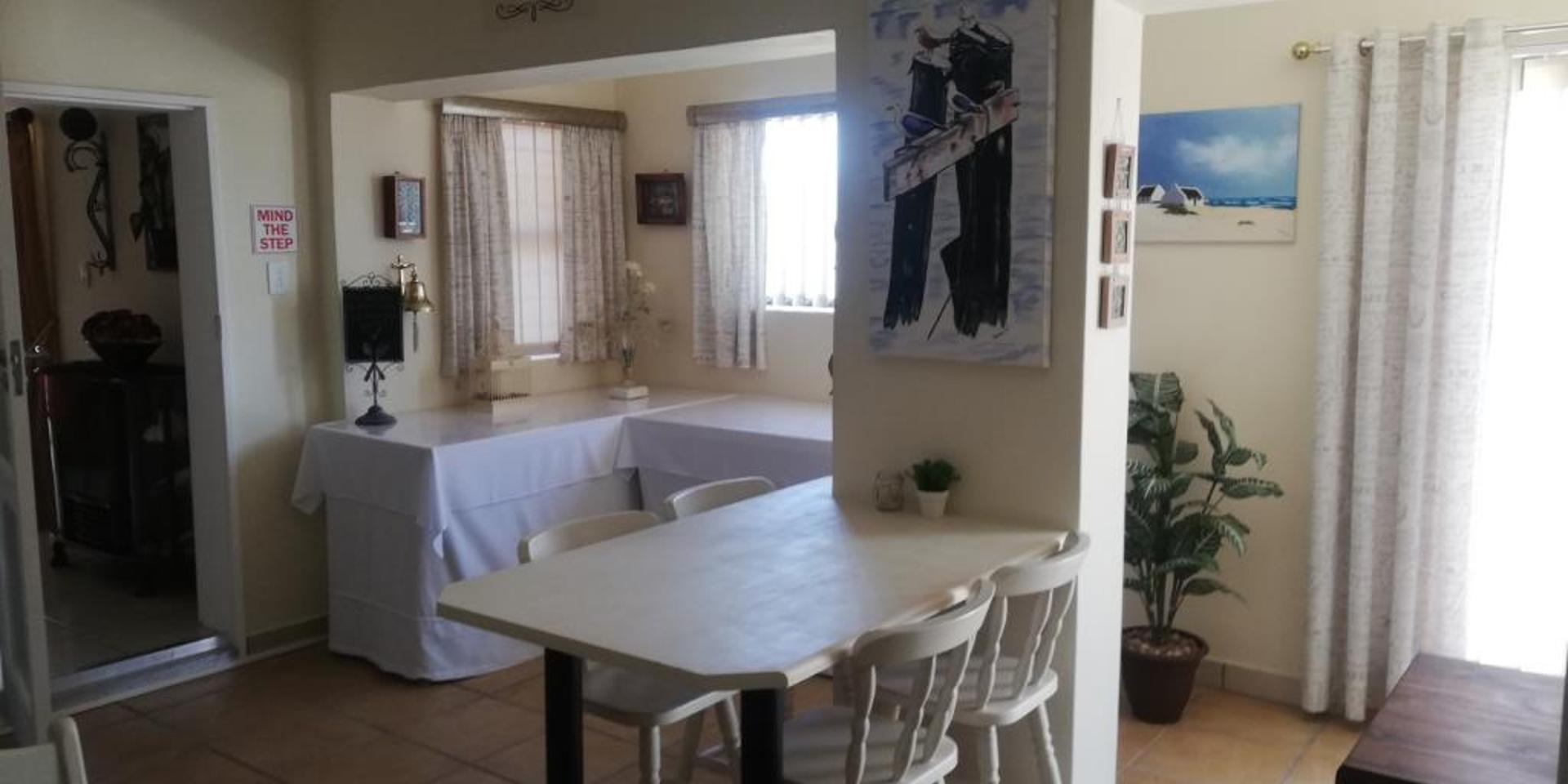 Image 4 of 6