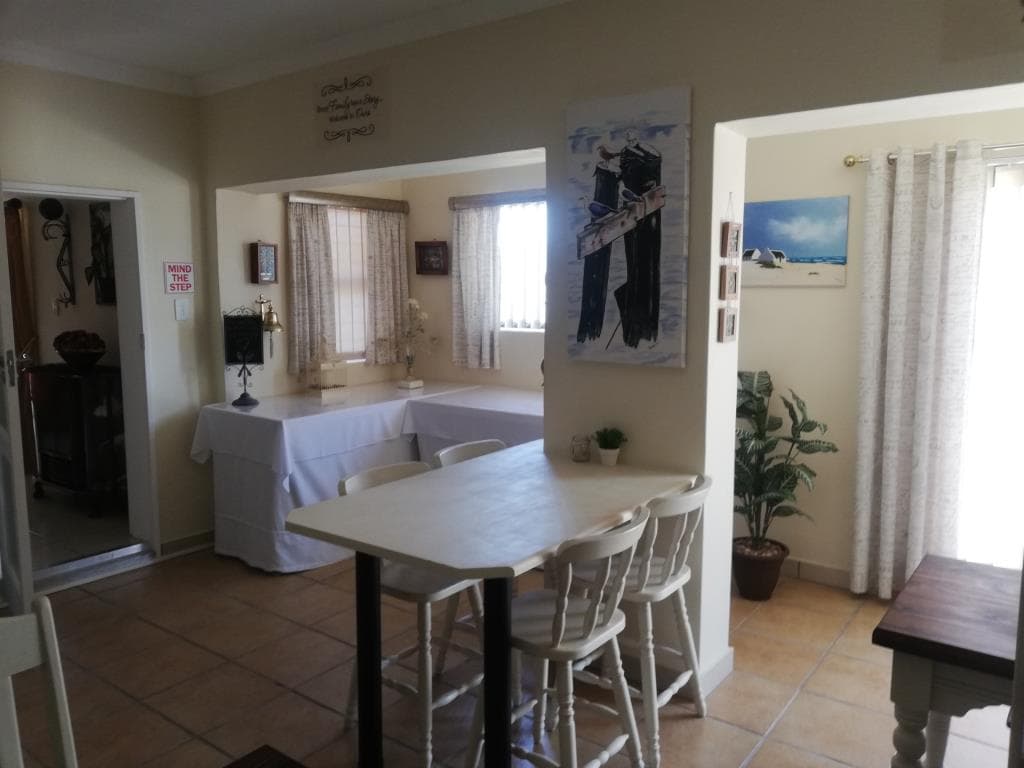 Image 4 of 6