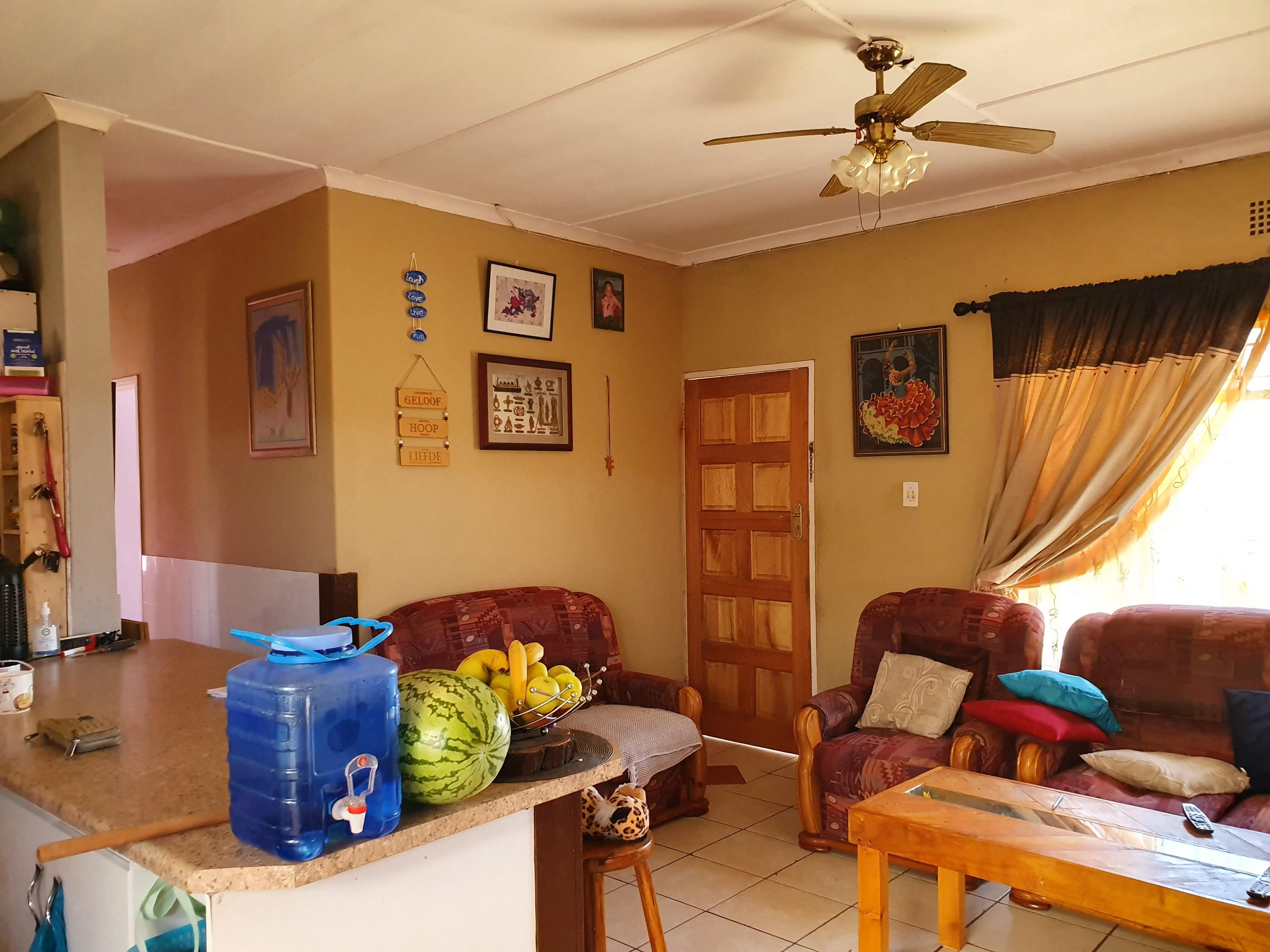 Image 4 of 6