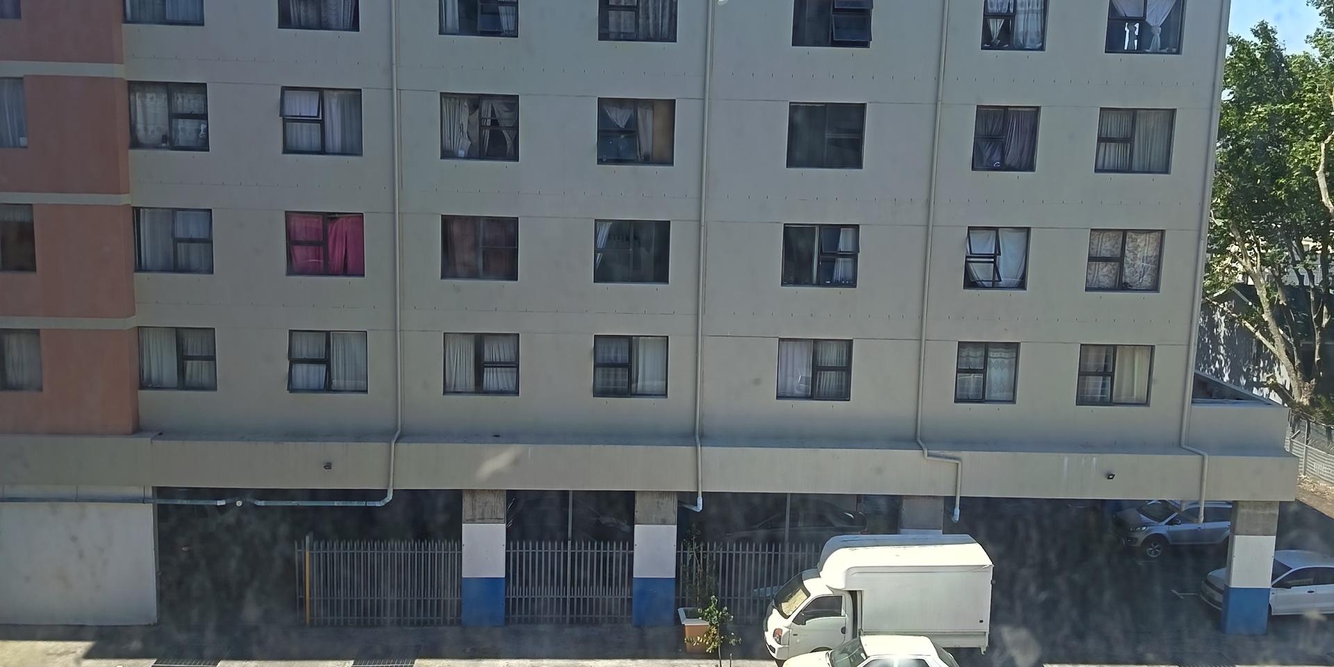Image 4 of 6