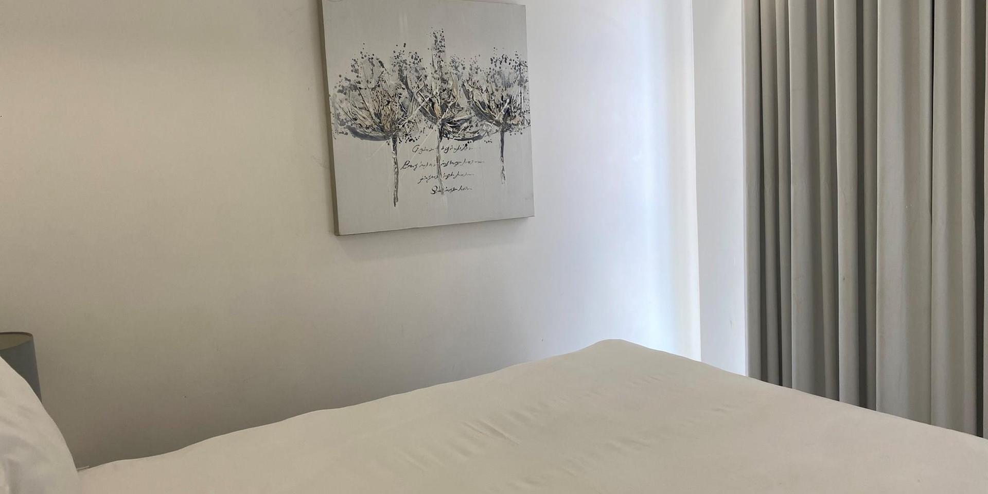 Image 2 of 6