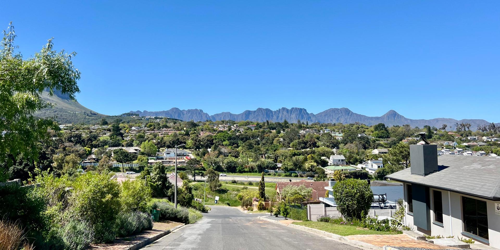 Image 4 of 6