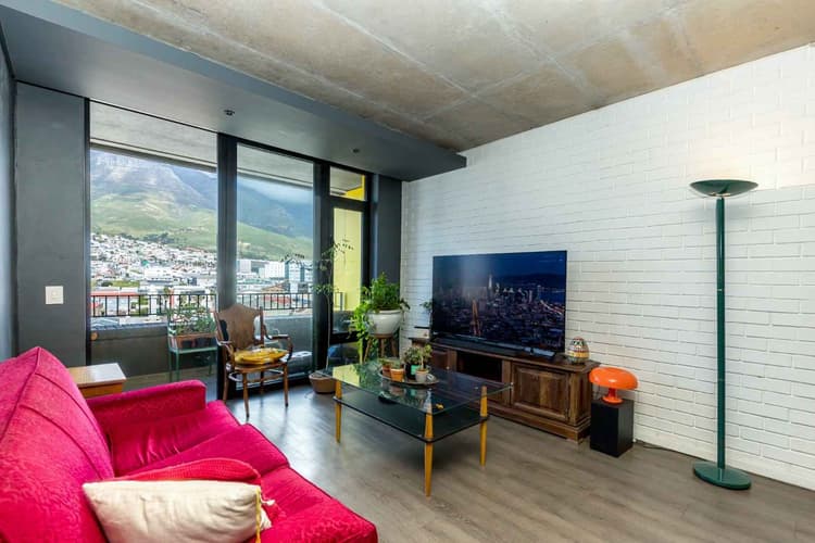 Main property image