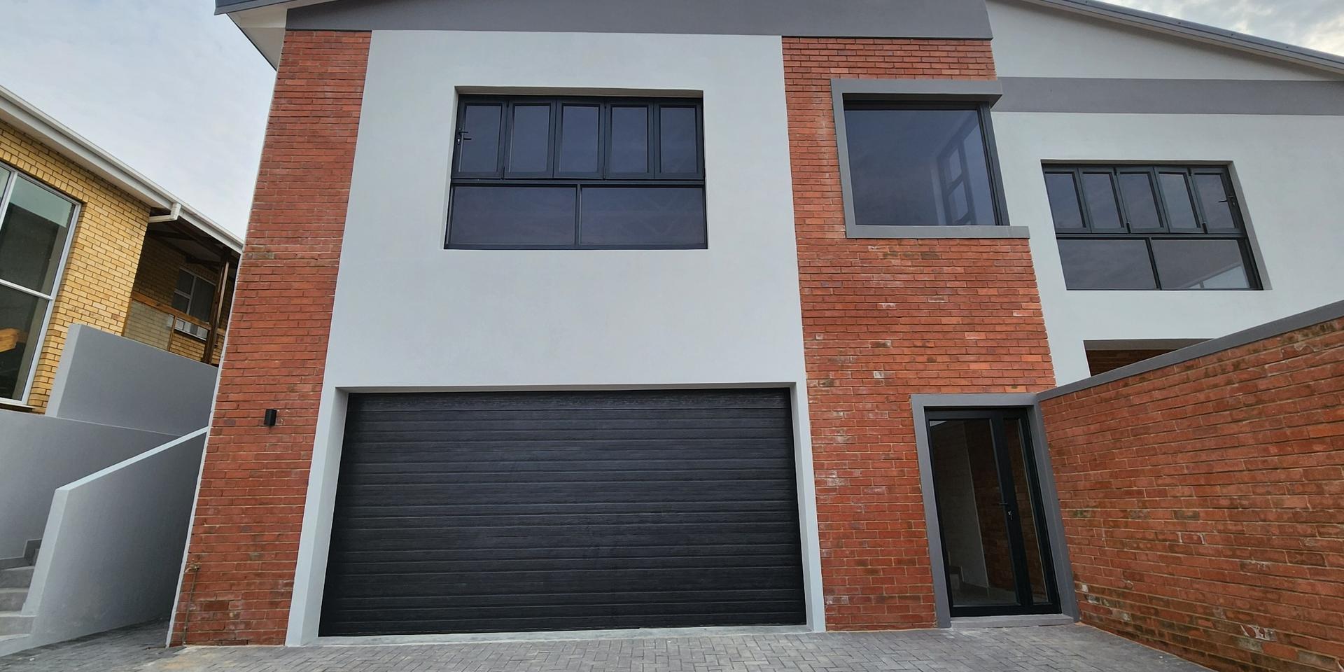 Image 4 of 6