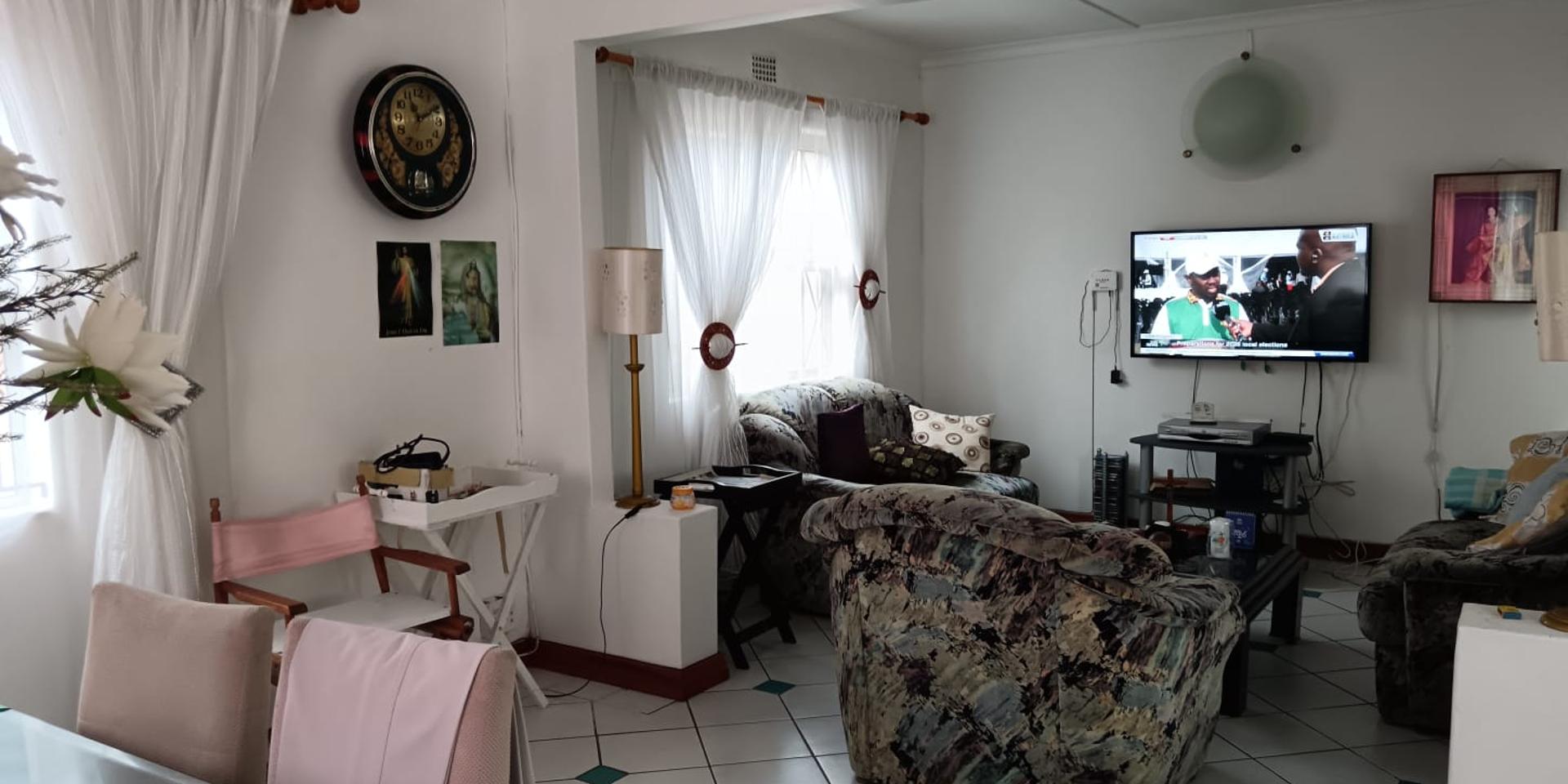 Image 2 of 6
