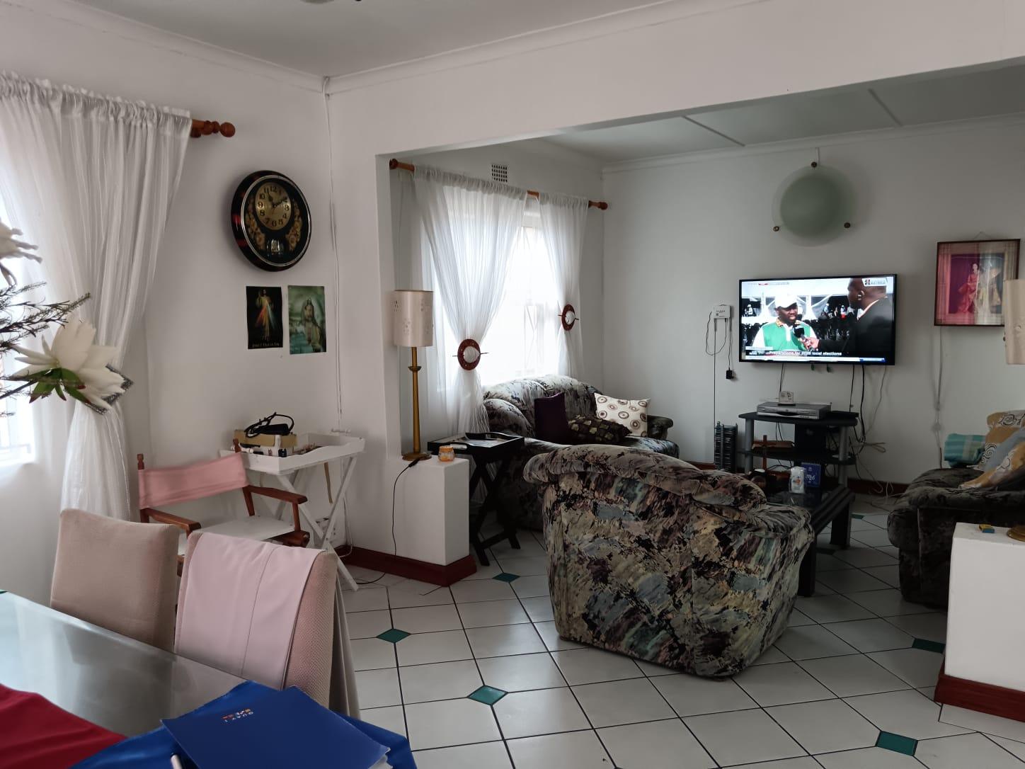 Image 2 of 6