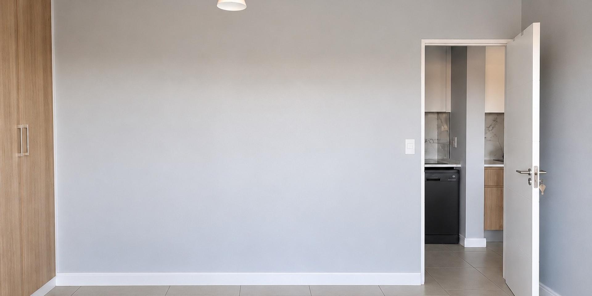 Image 4 of 6
