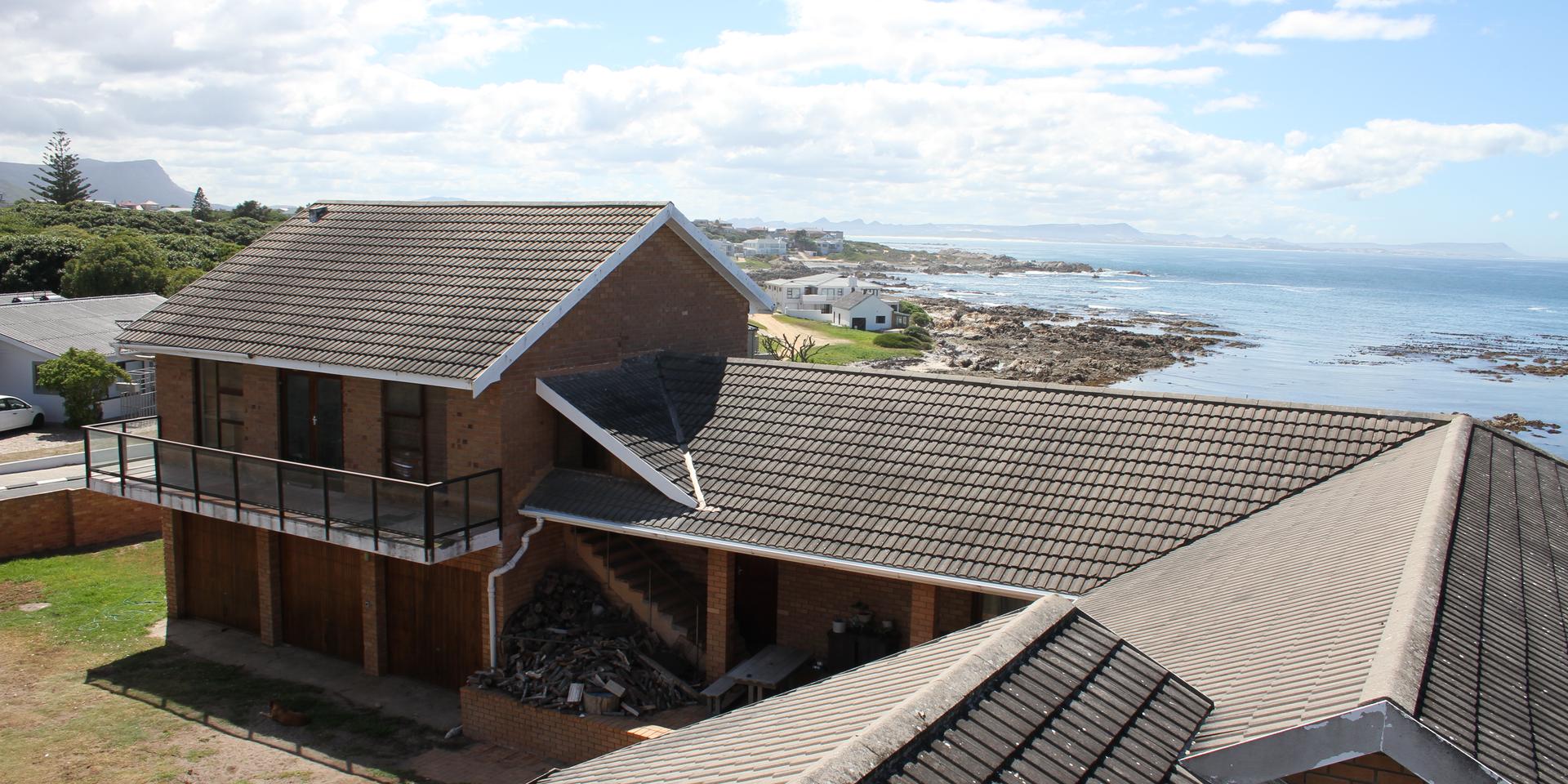 Image 2 of 6