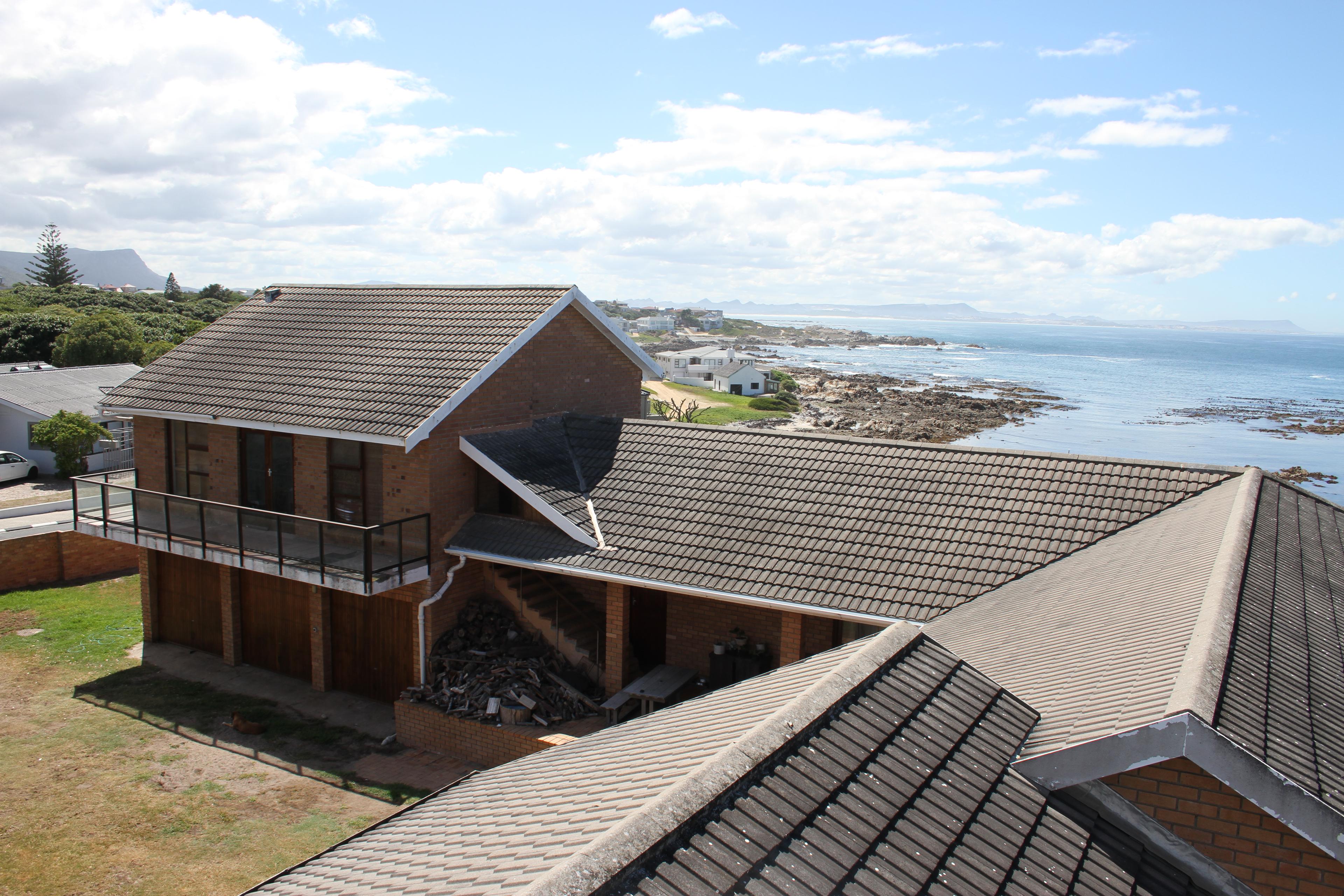 Image 2 of 6
