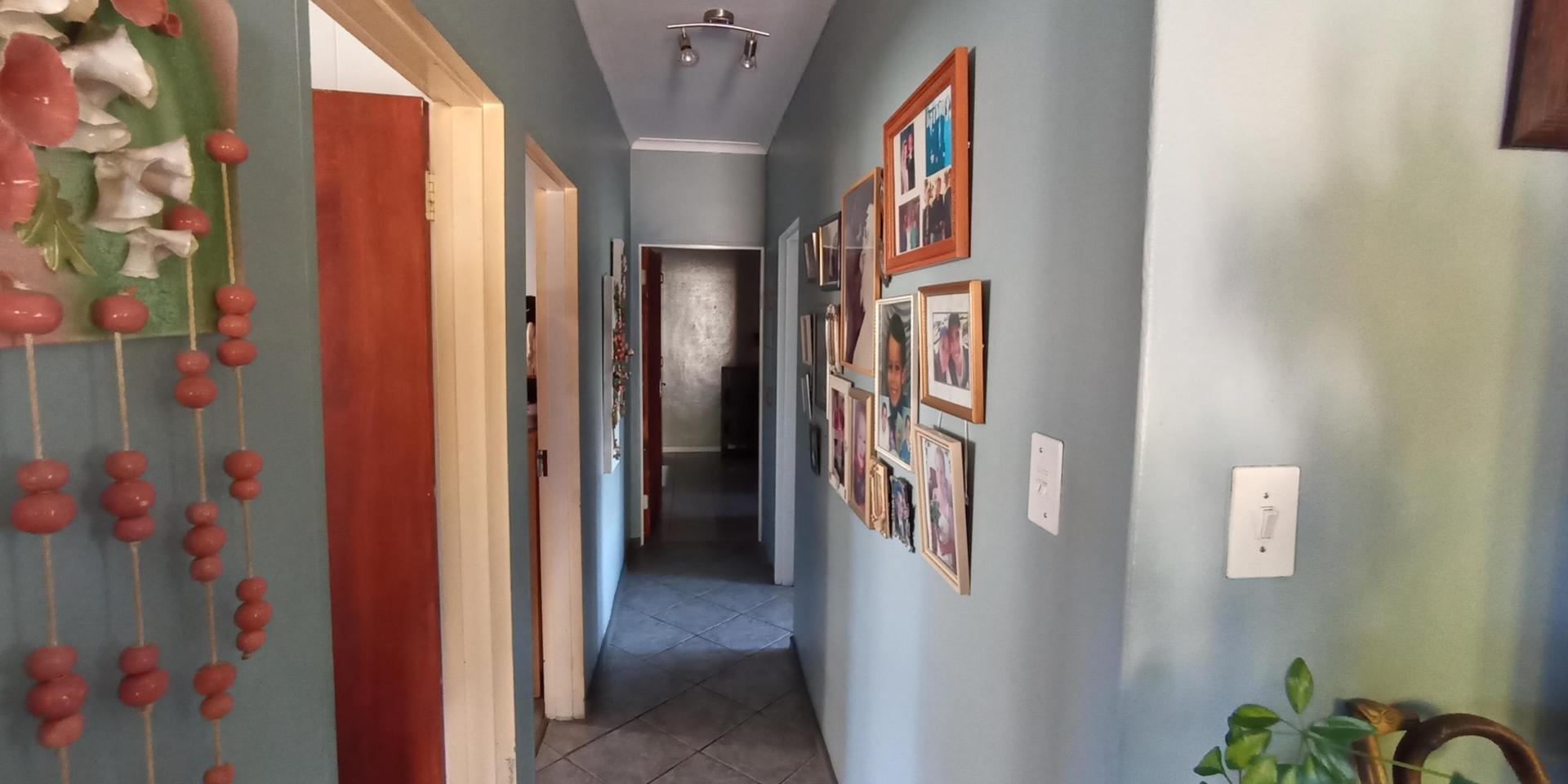 Image 4 of 6