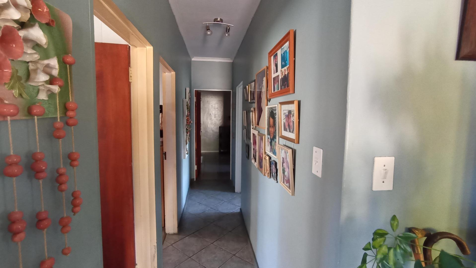 Image 4 of 6