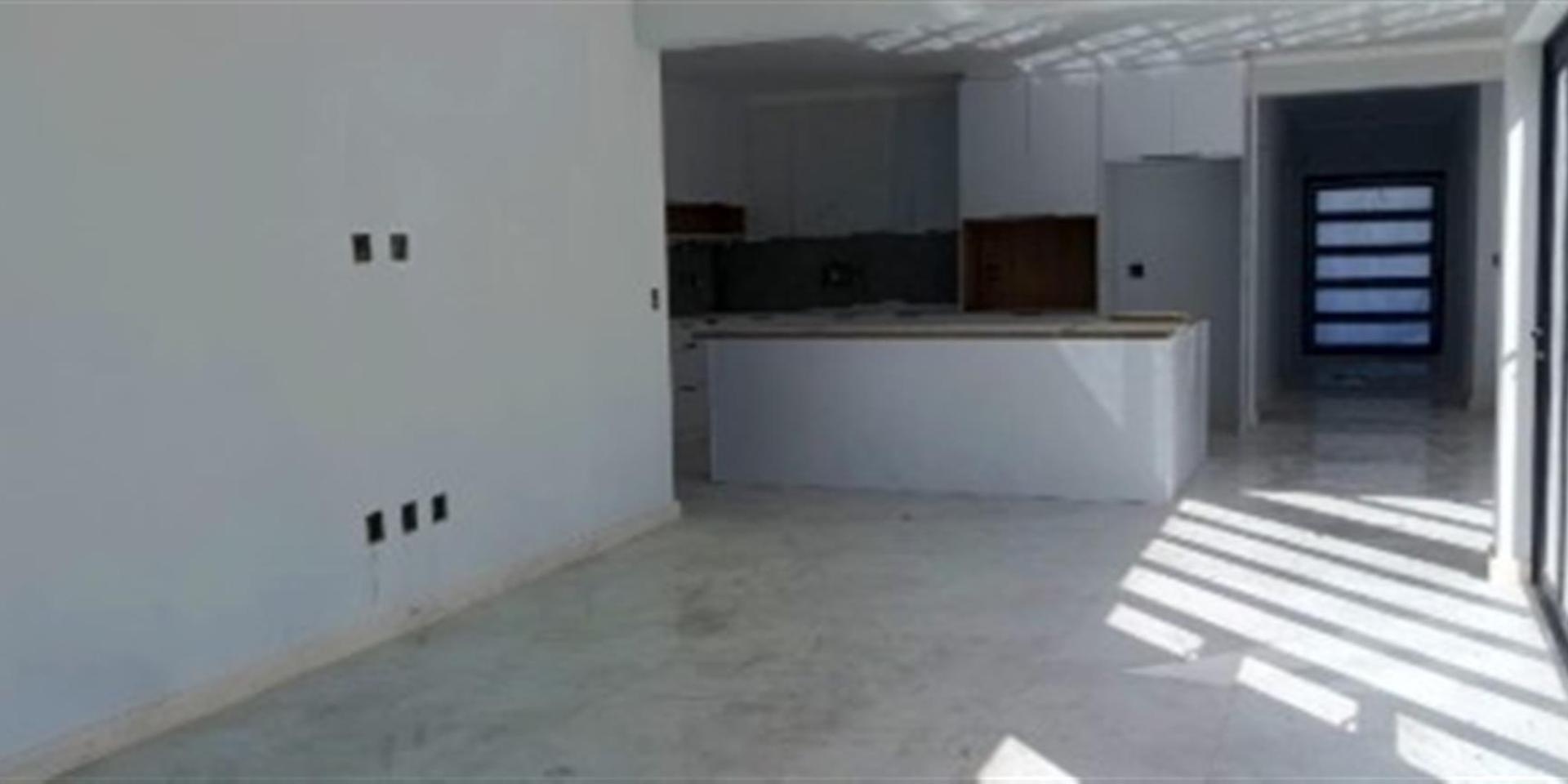 Image 2 of 6
