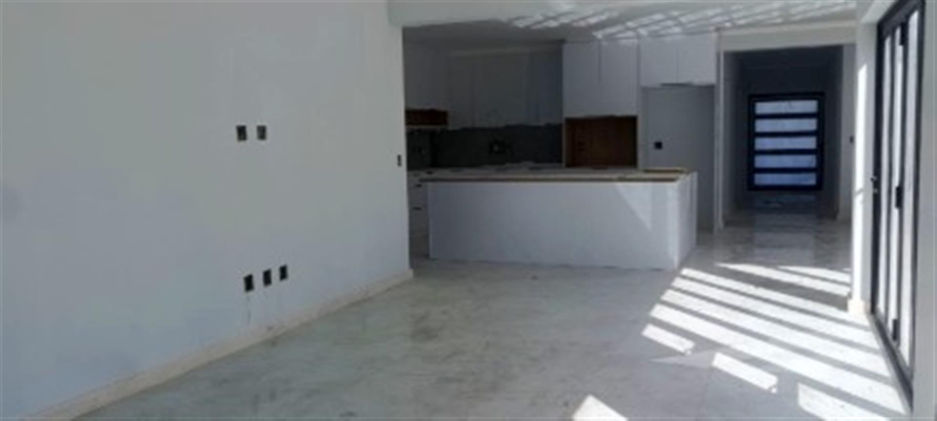 Image 2 of 6