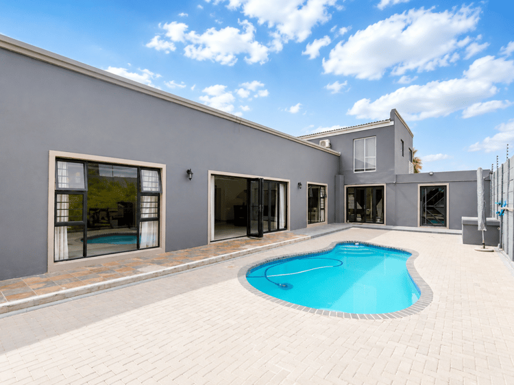 Main property image
