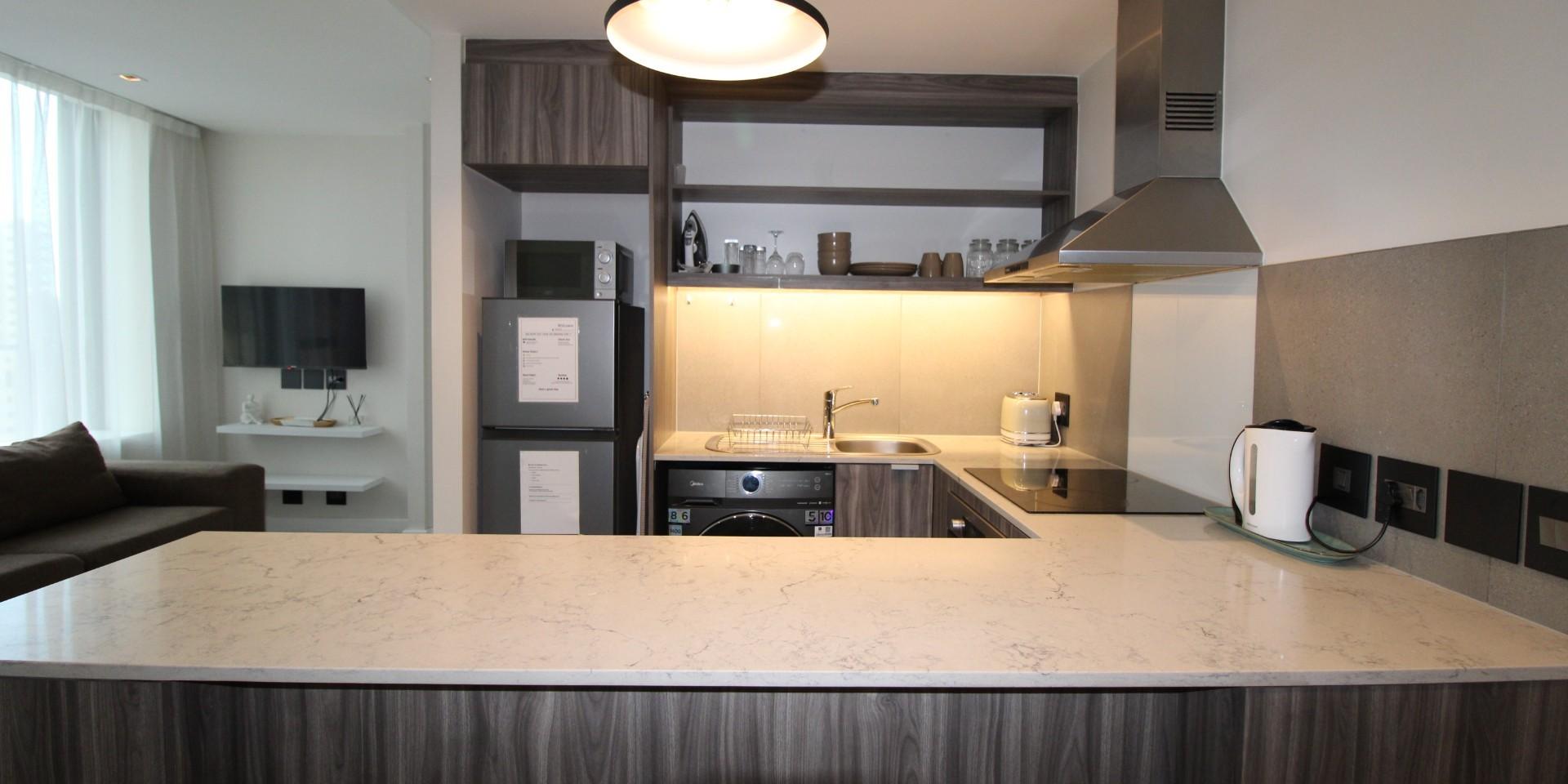 Image 2 of 6