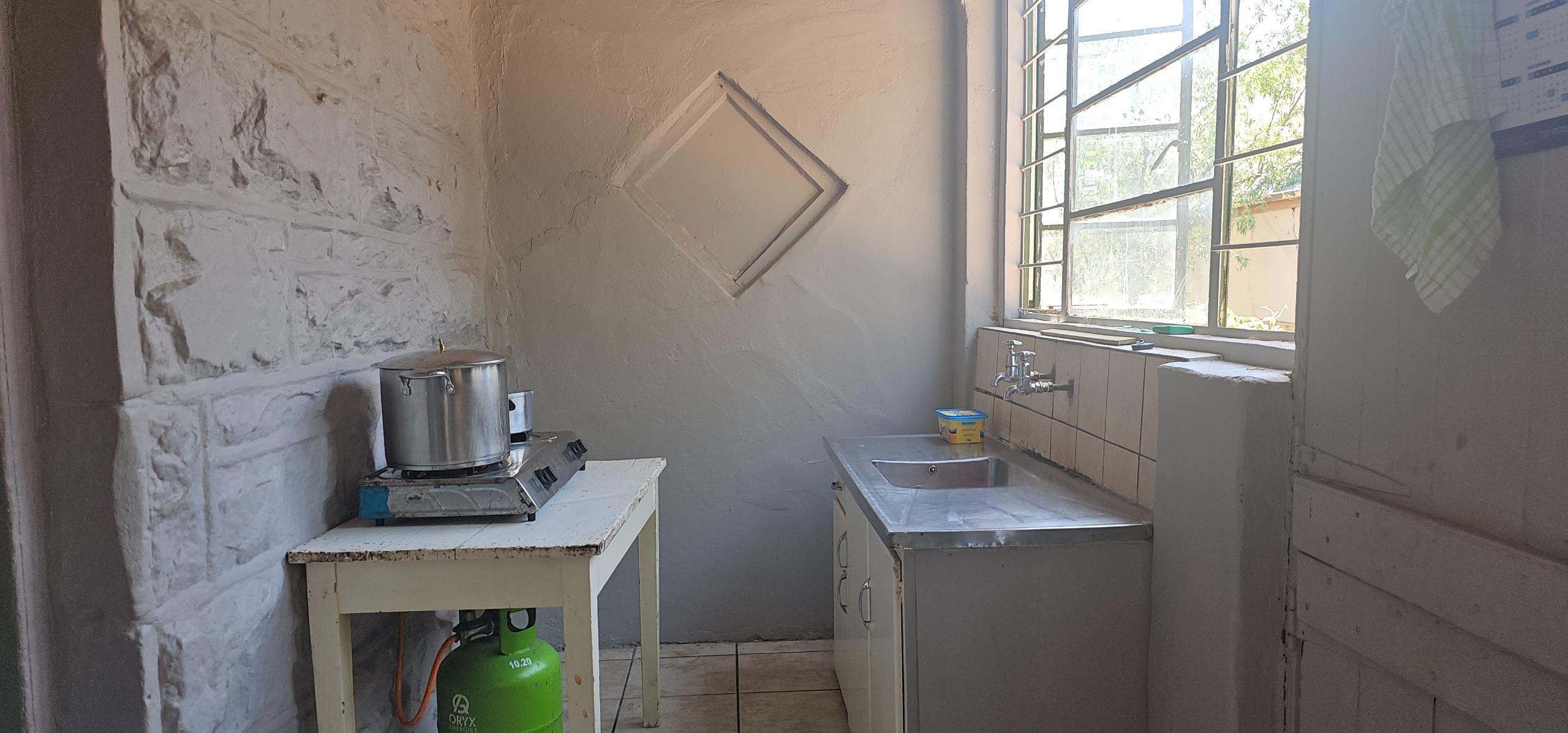 Image 2 of 6