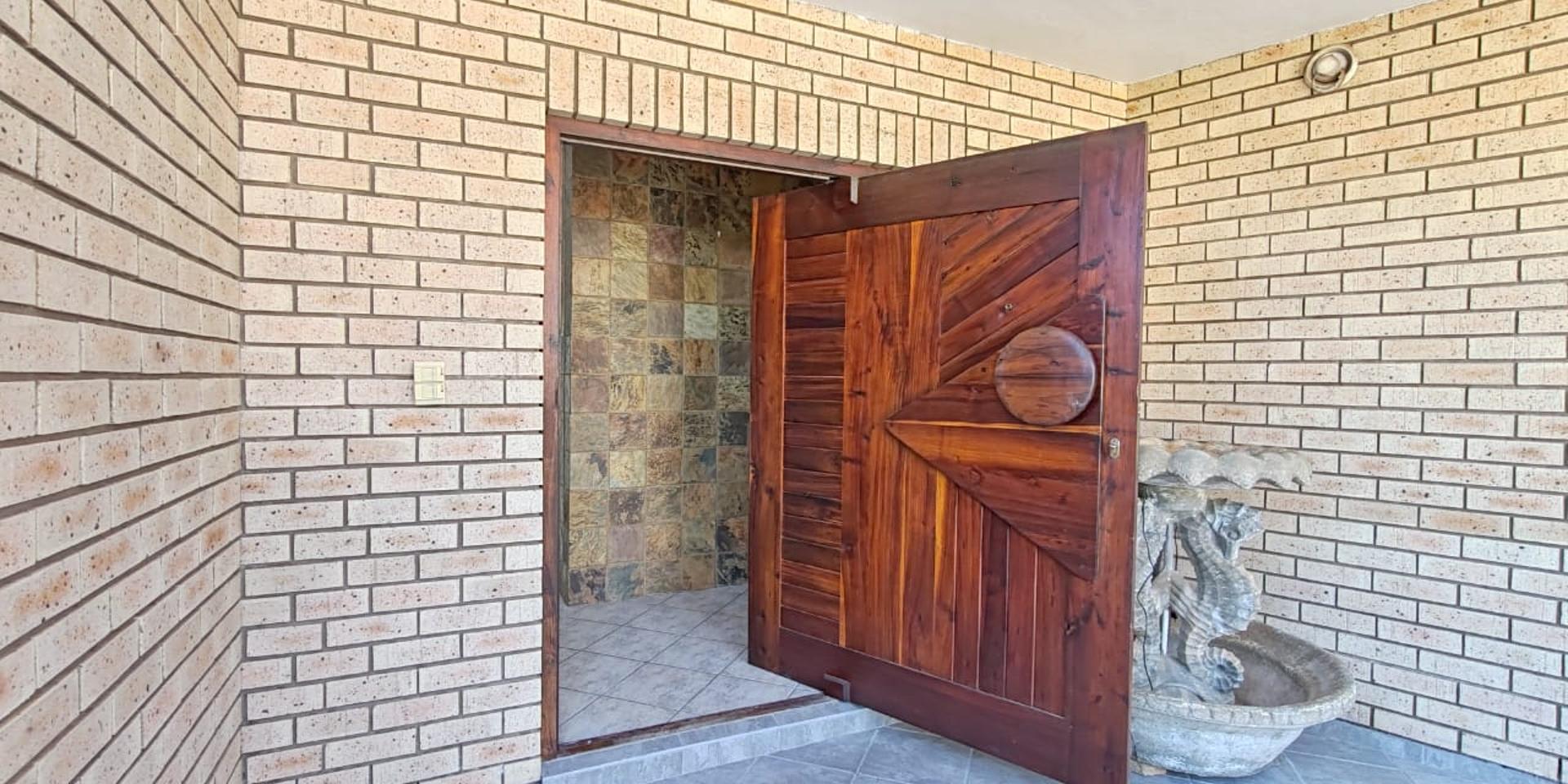Image 2 of 6