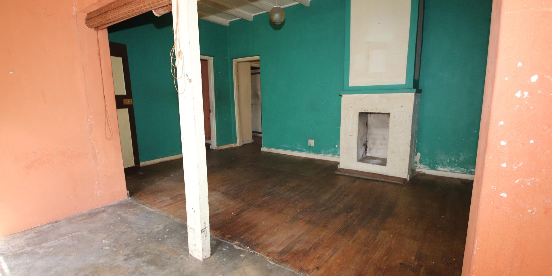 Image 3 of 6