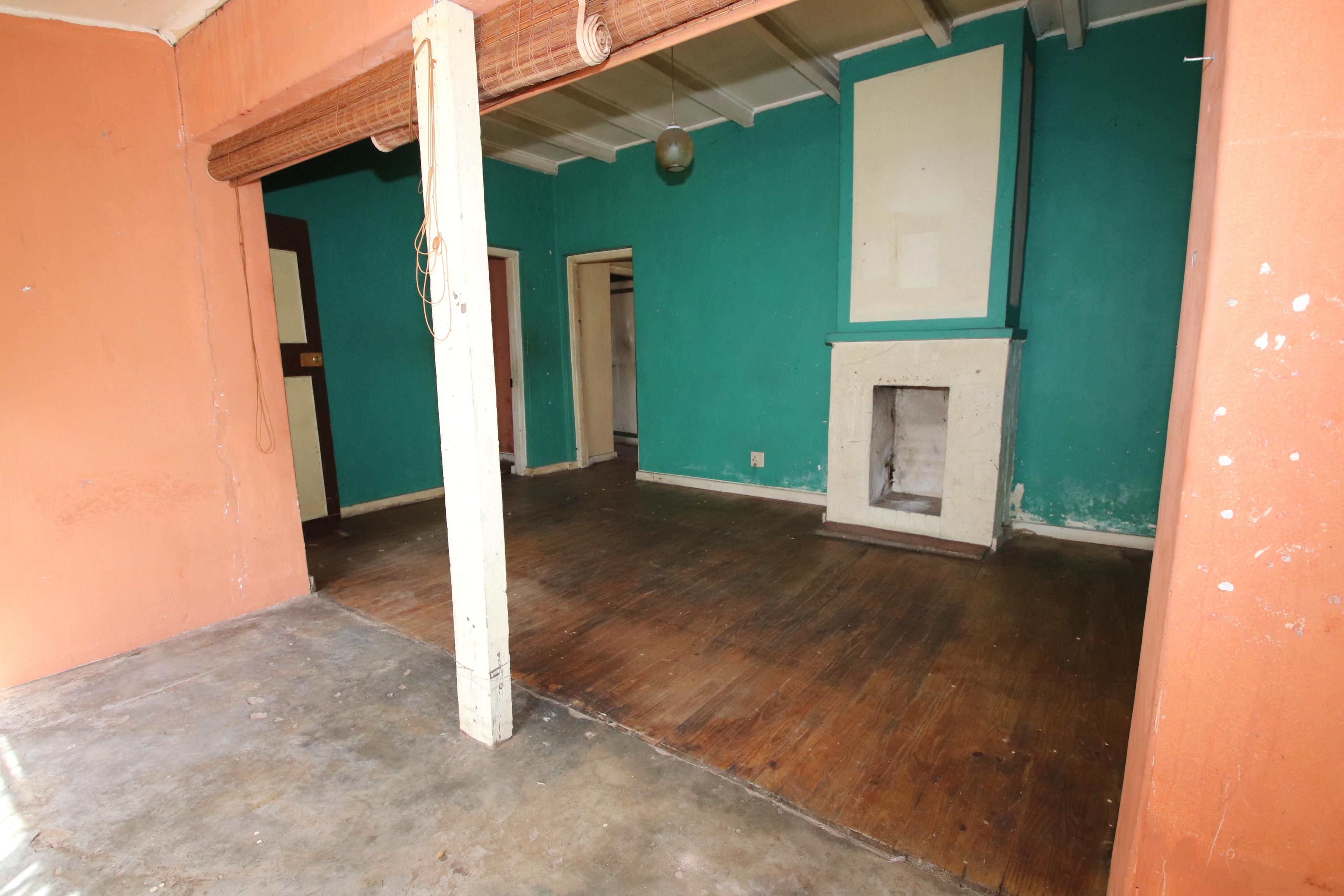 Image 3 of 6