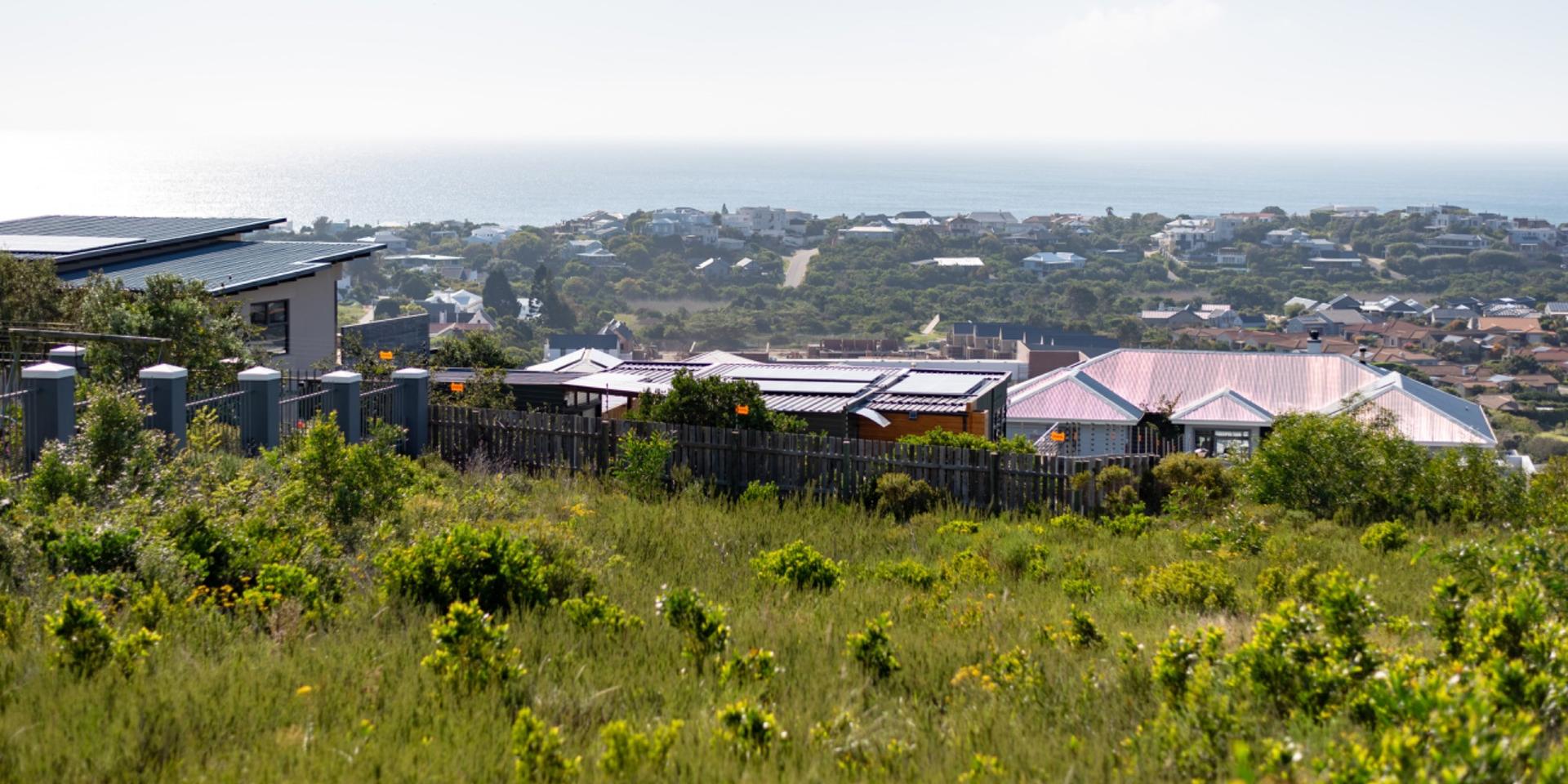 Image 2 of 6