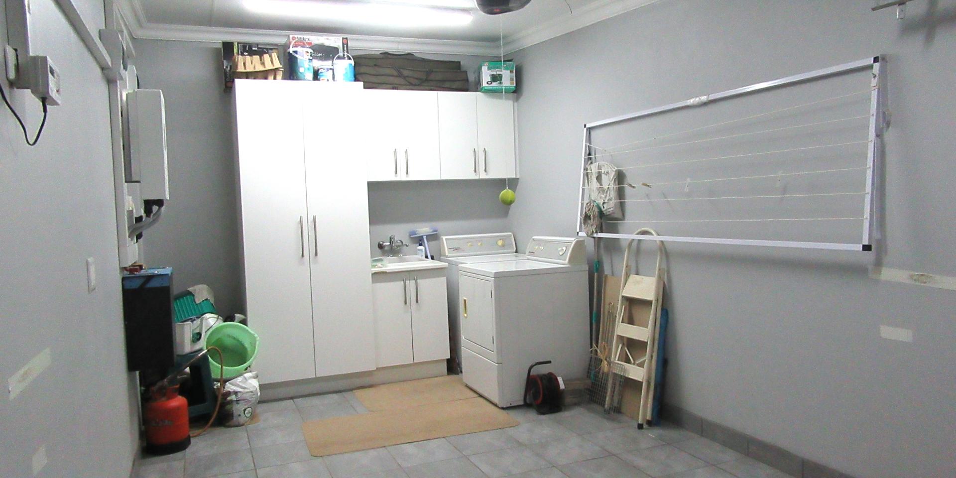 Image 2 of 6