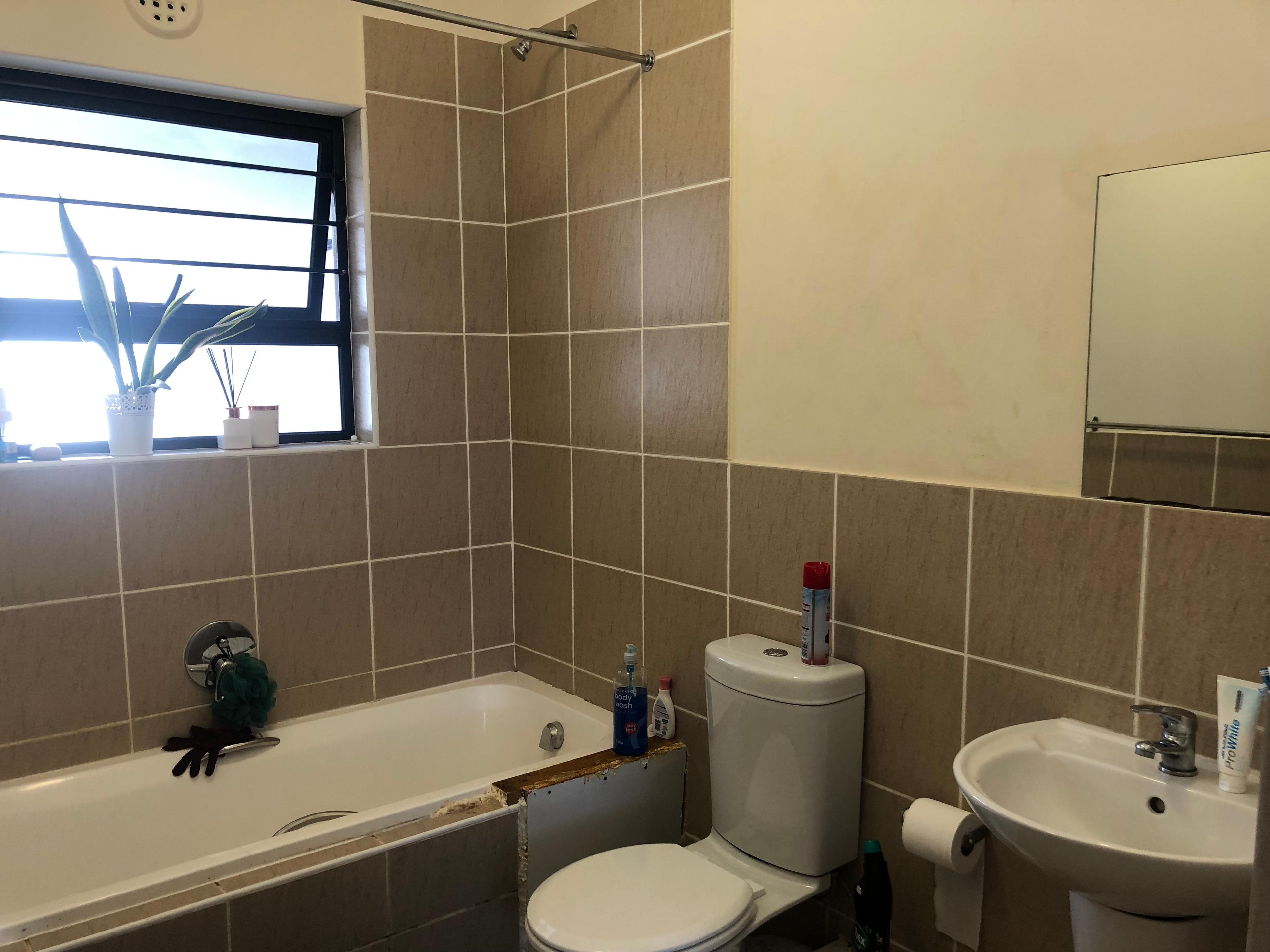 Image 4 of 6
