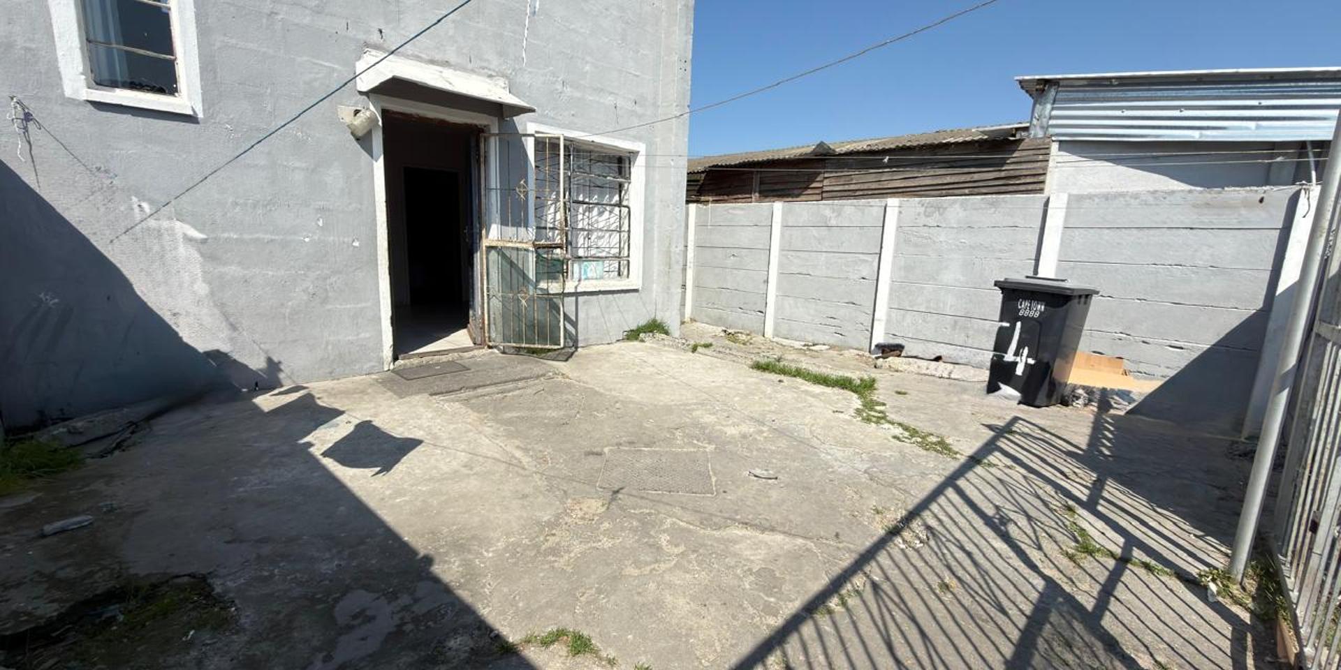 Image 2 of 6