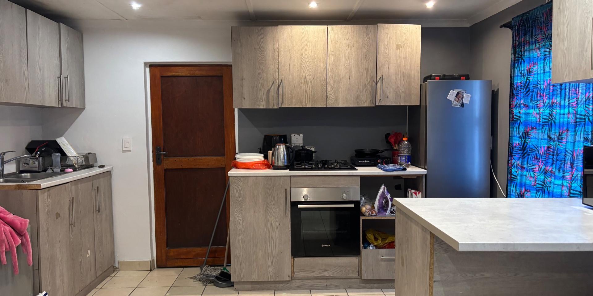 Image 2 of 6