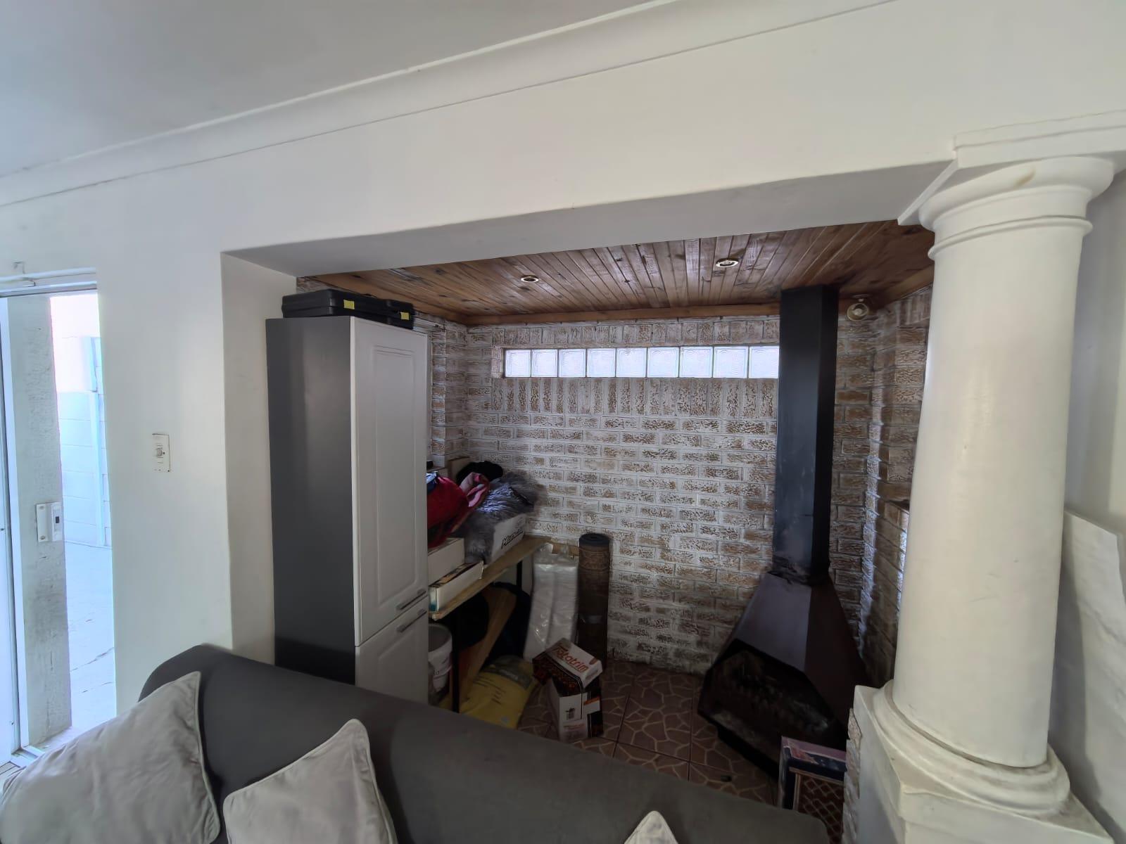 Image 4 of 6