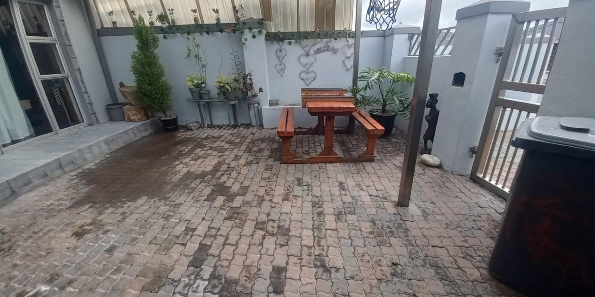 Image 2 of 6