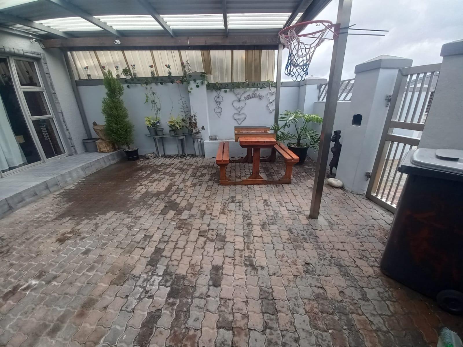 Image 2 of 6