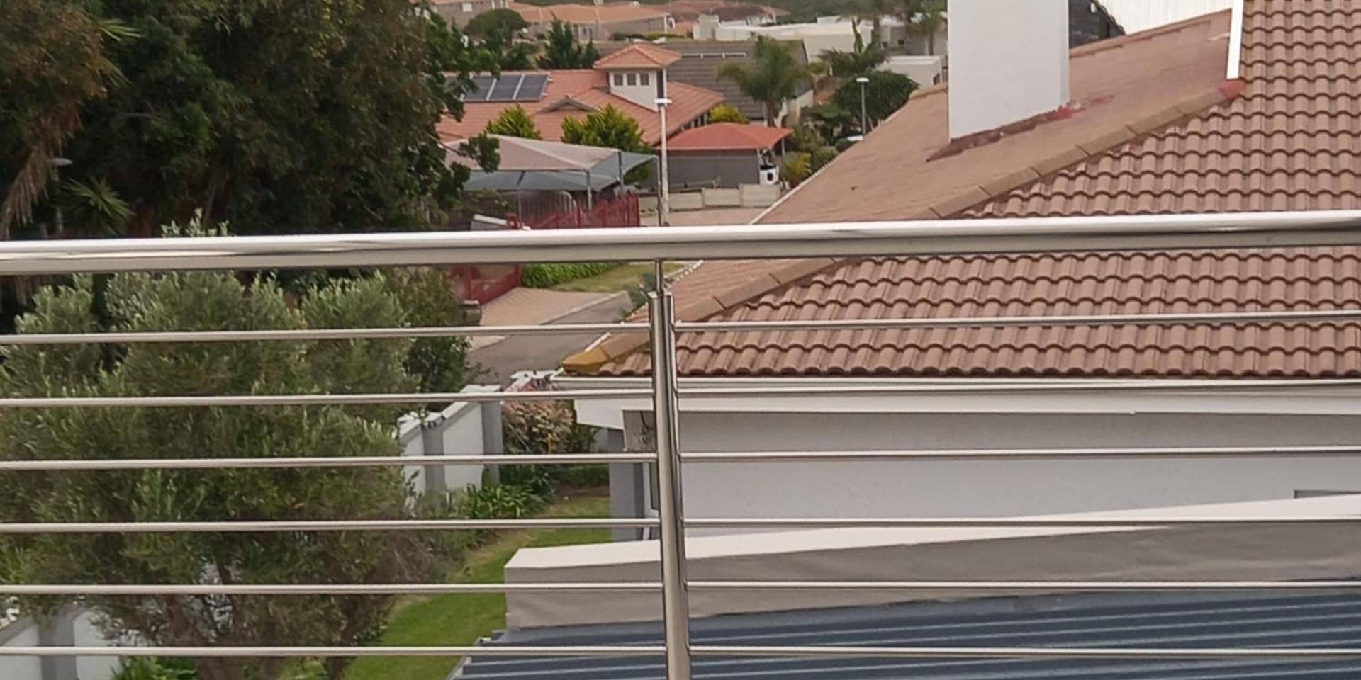Image 4 of 6