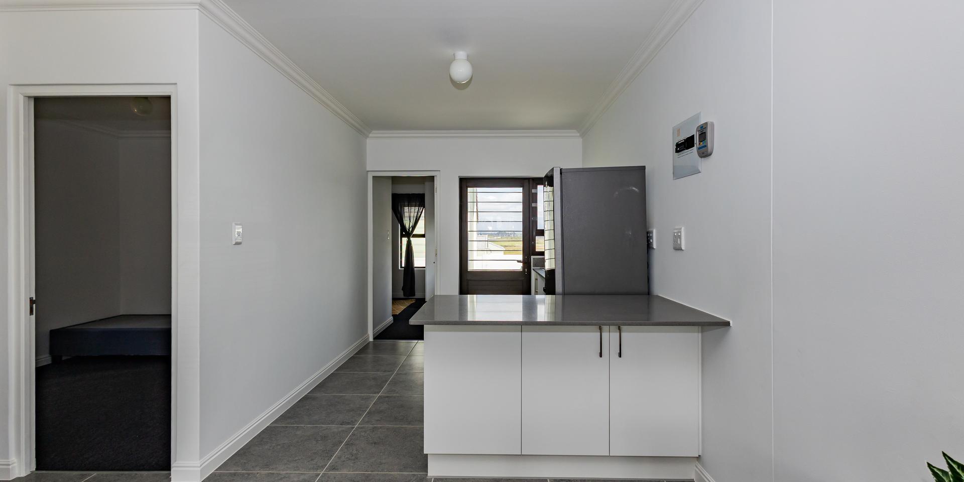 Image 3 of 6