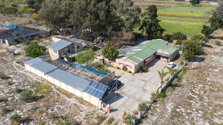 Main property image