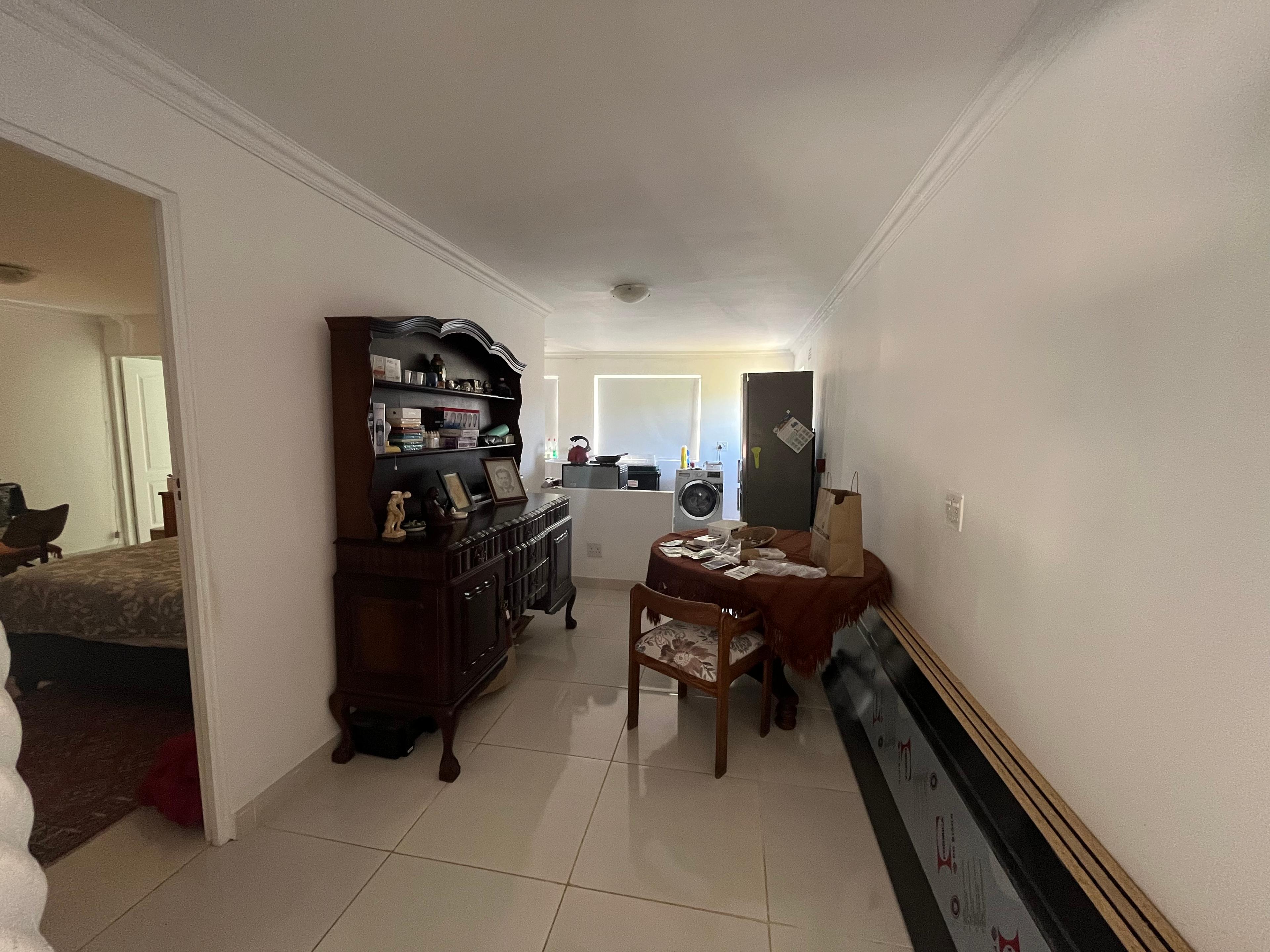 Image 4 of 6