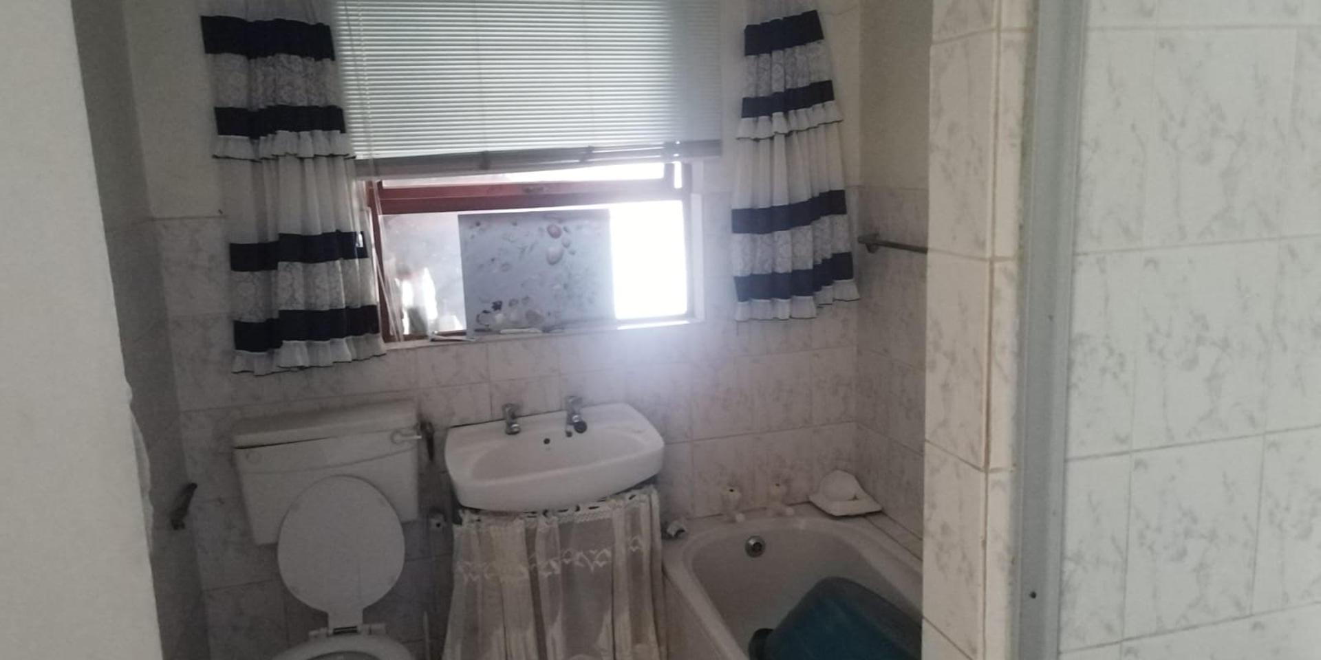 Image 2 of 6