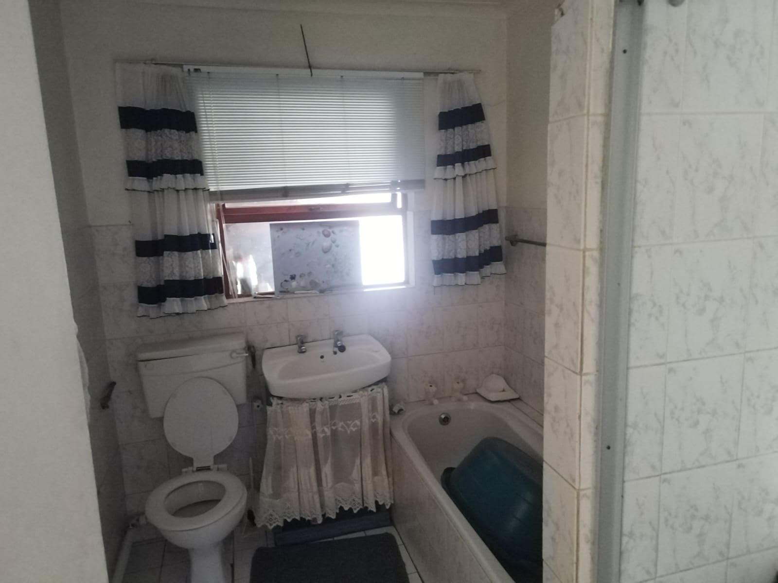 Image 2 of 6
