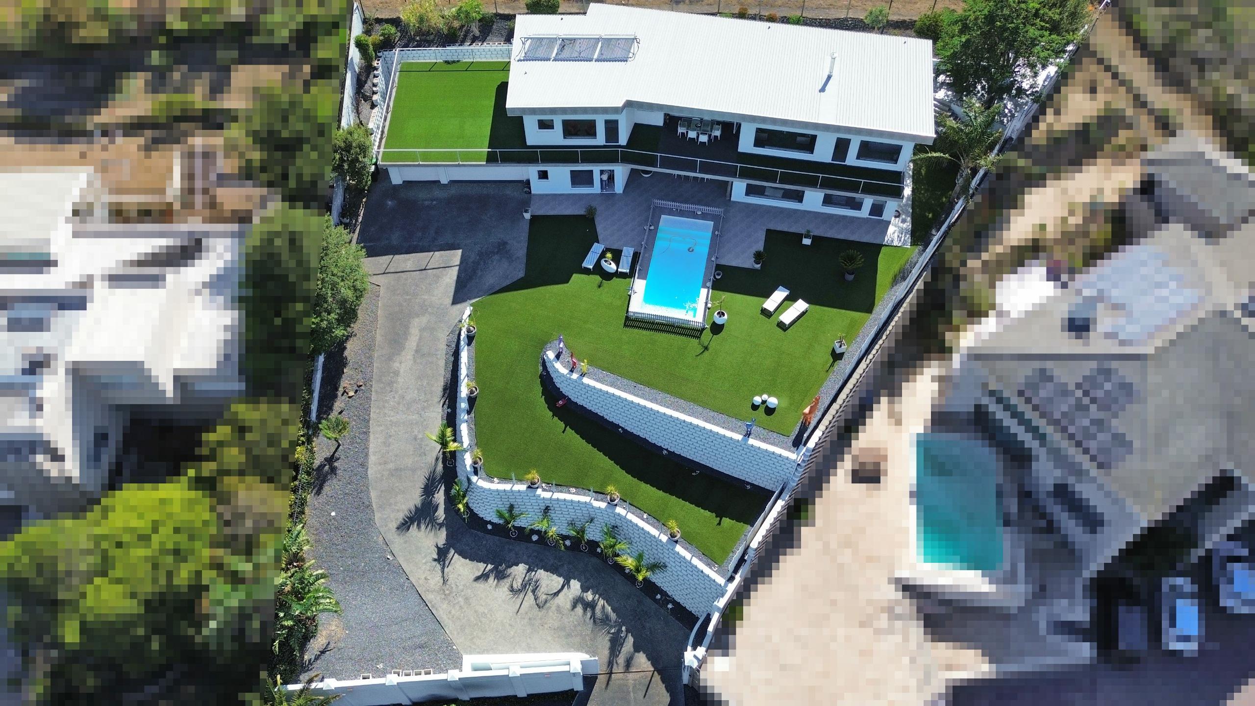 Image 4 of 6