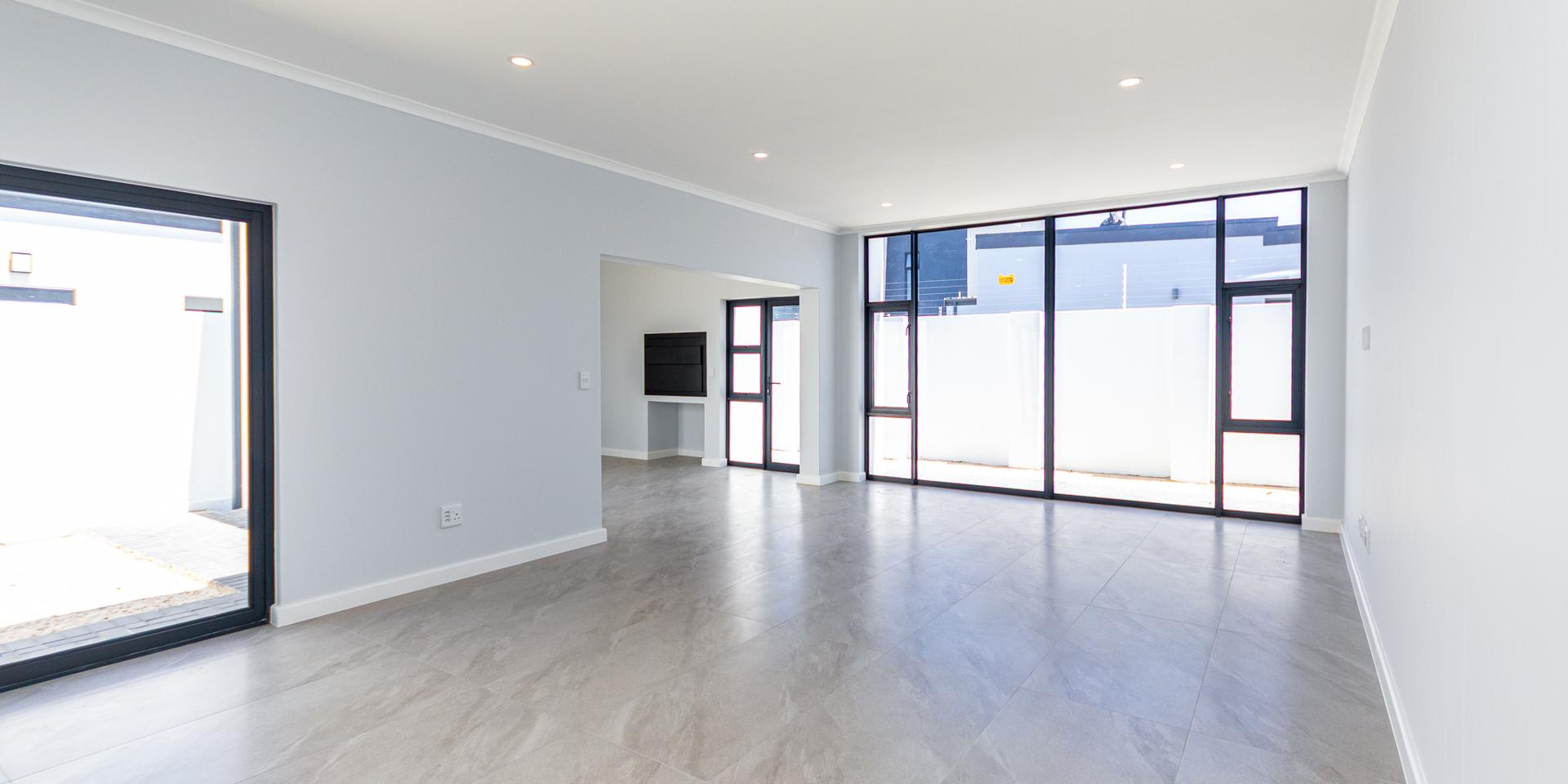 Image 4 of 6