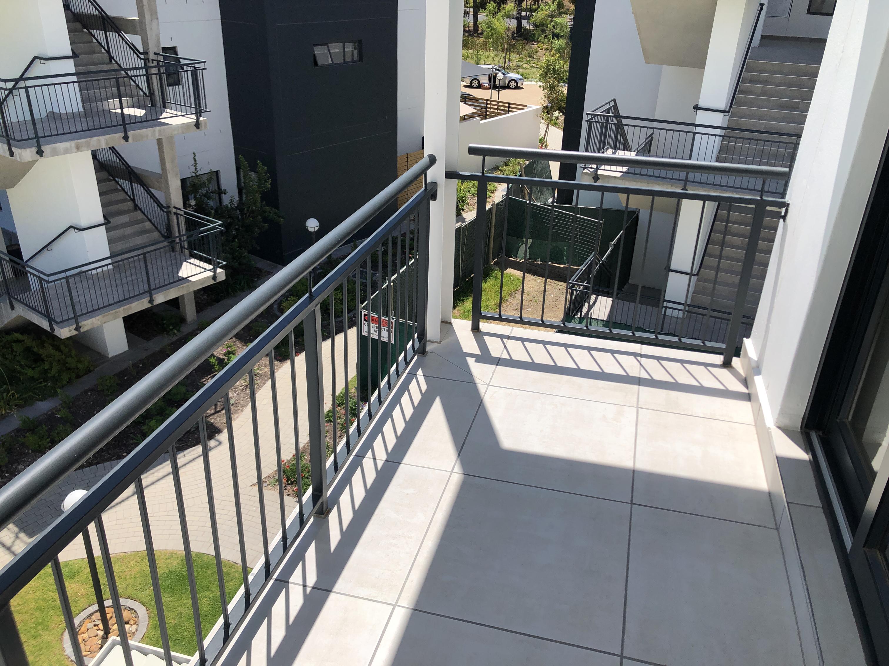 Image 2 of 6