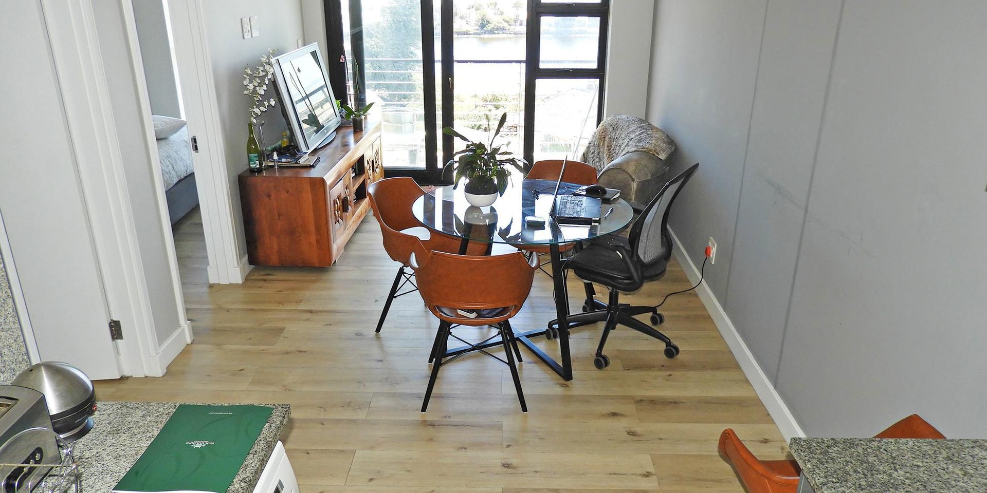 Image 3 of 6