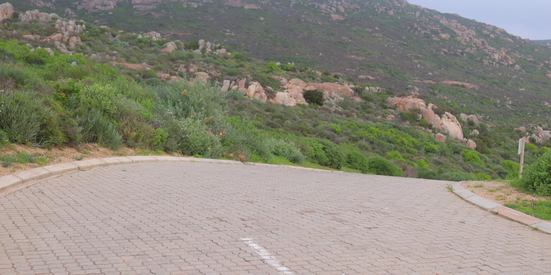 Image 4 of 6