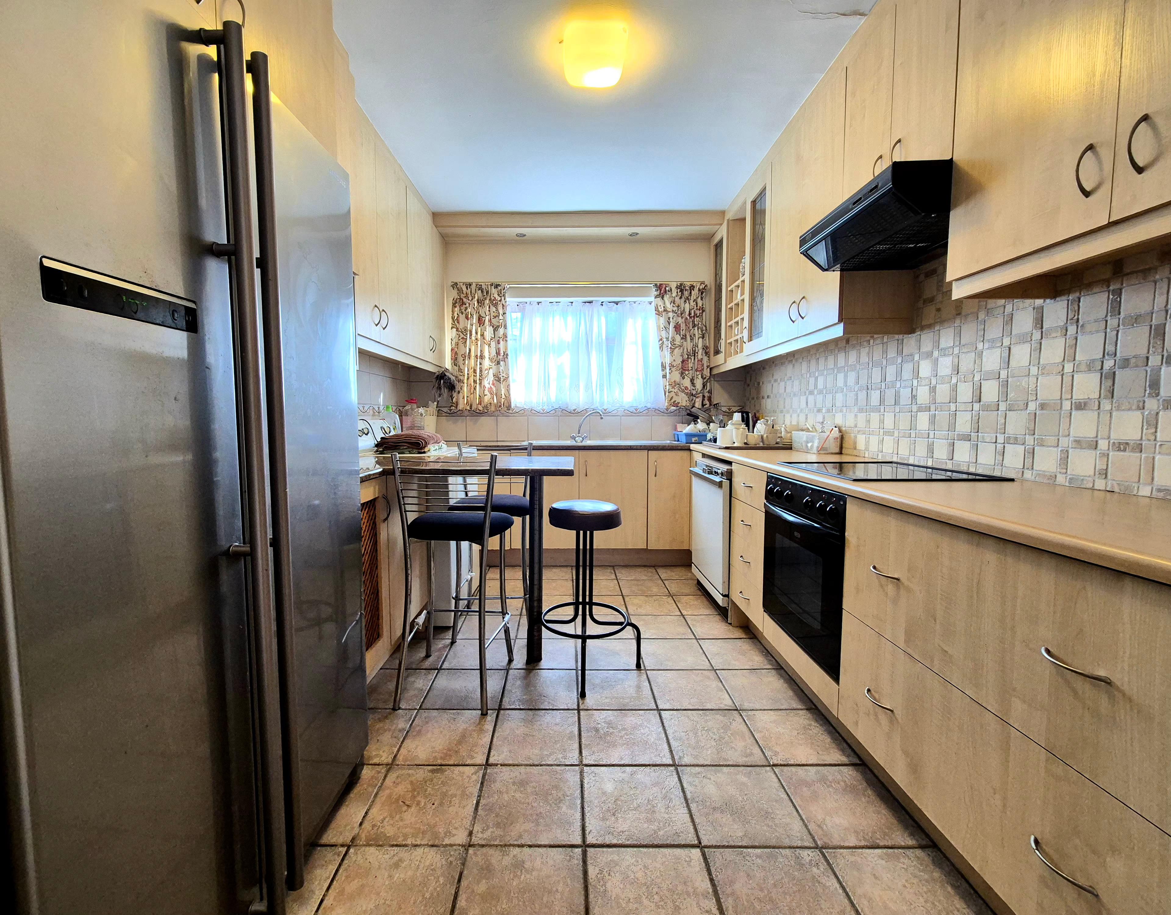 Image 4 of 6