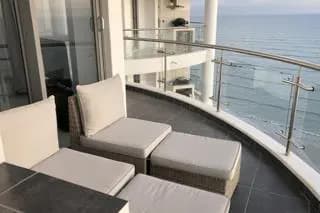 Image 4 of 6