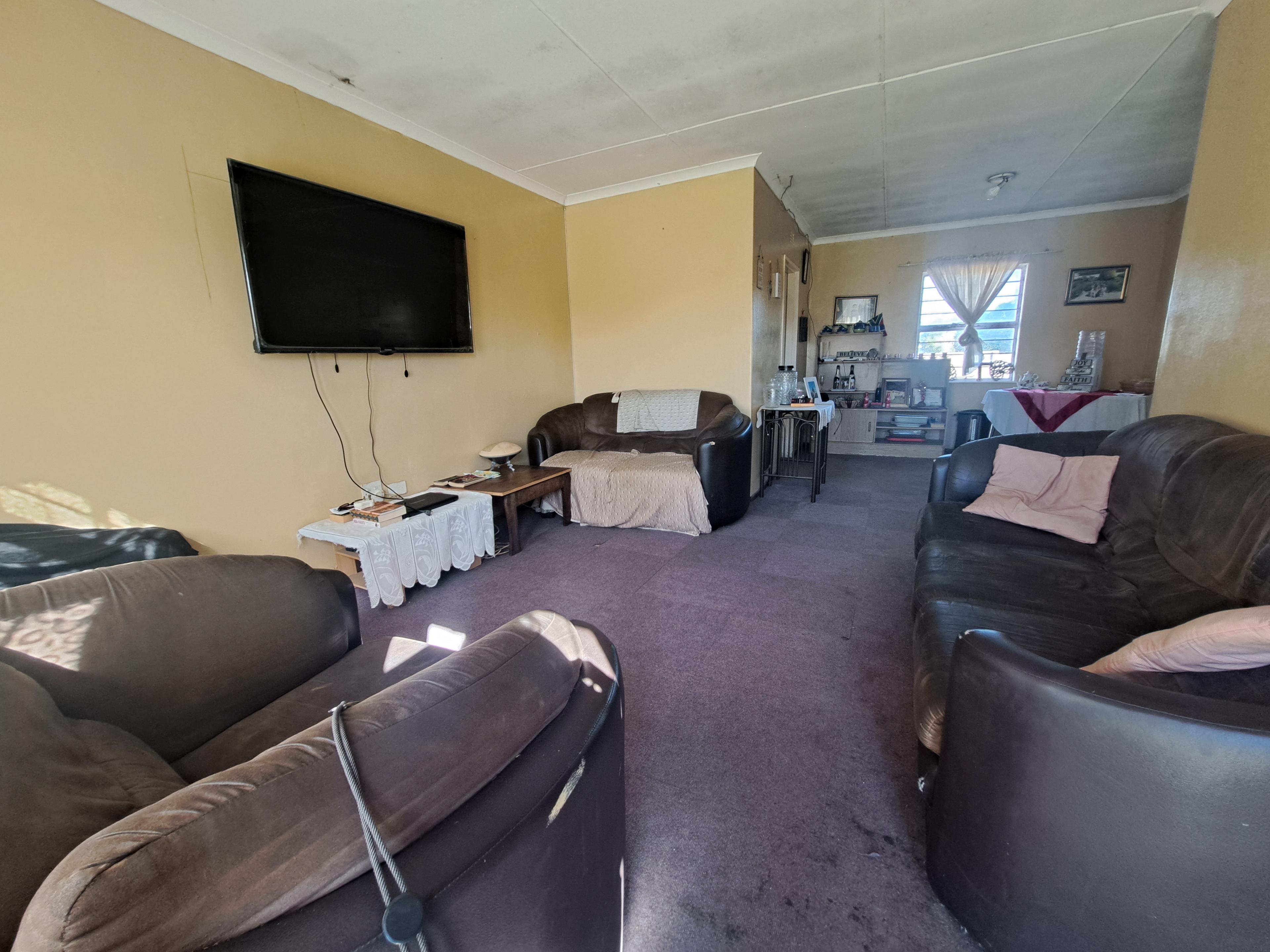 Image 4 of 6