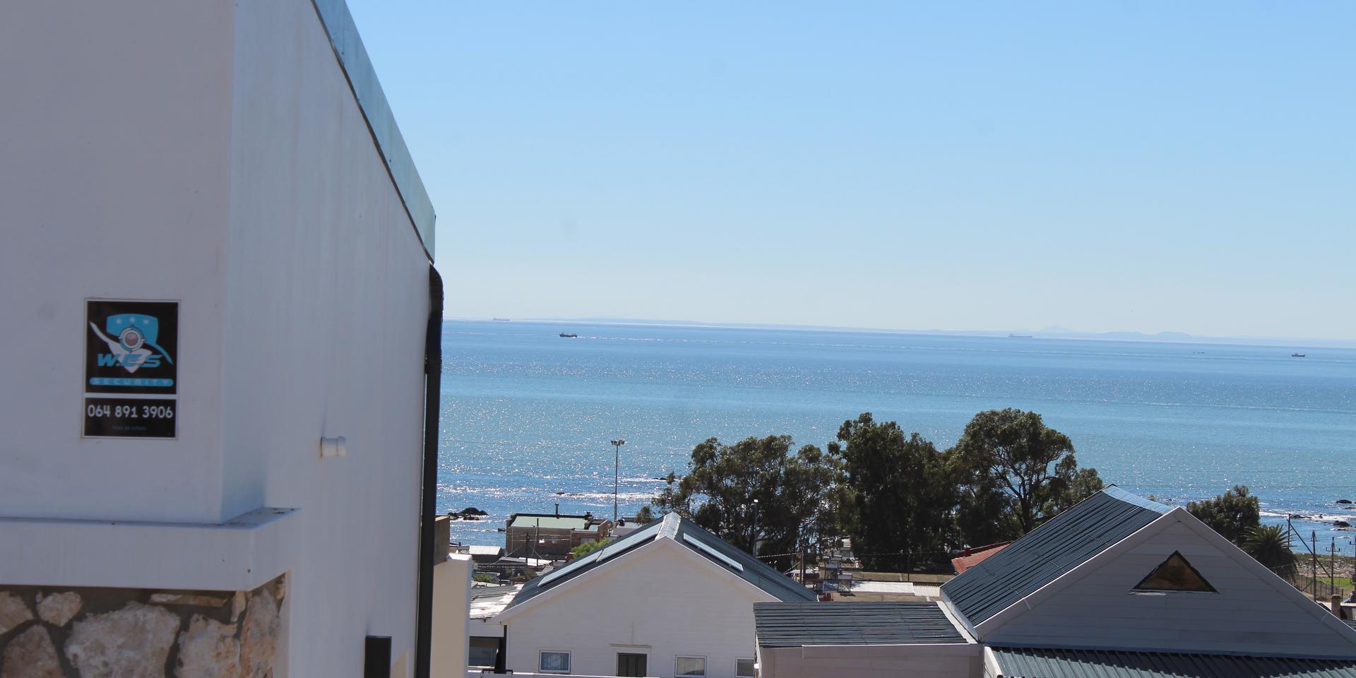 Image 3 of 6