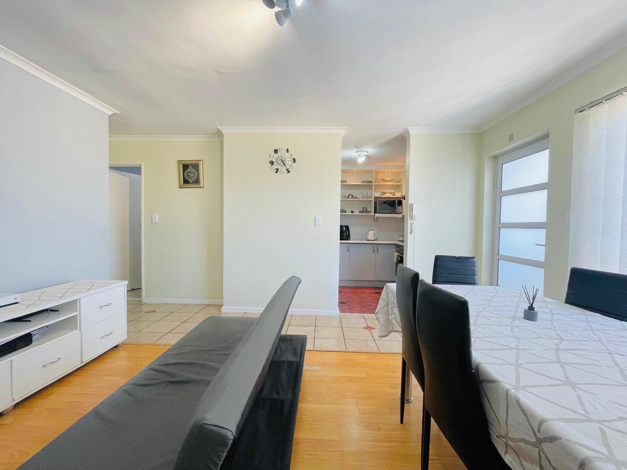 Image 4 of 6