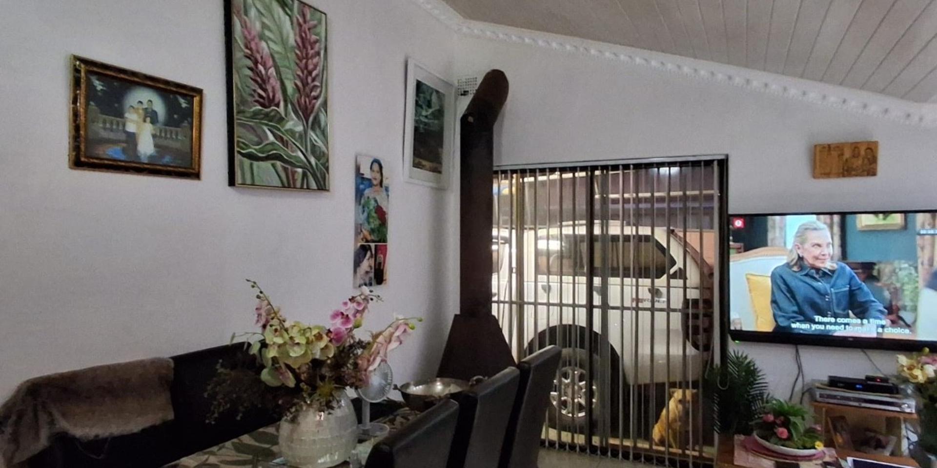 Image 4 of 6