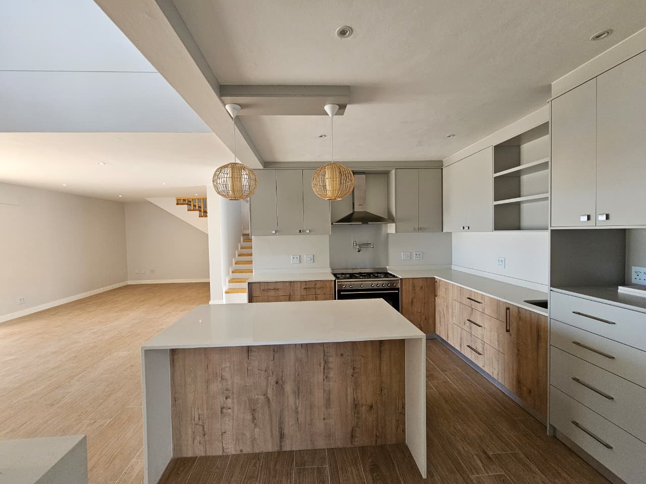 Image 4 of 6