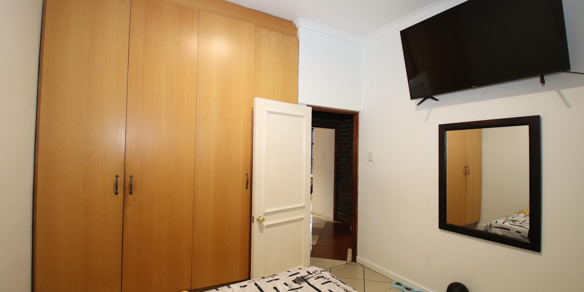 Image 5 of 6